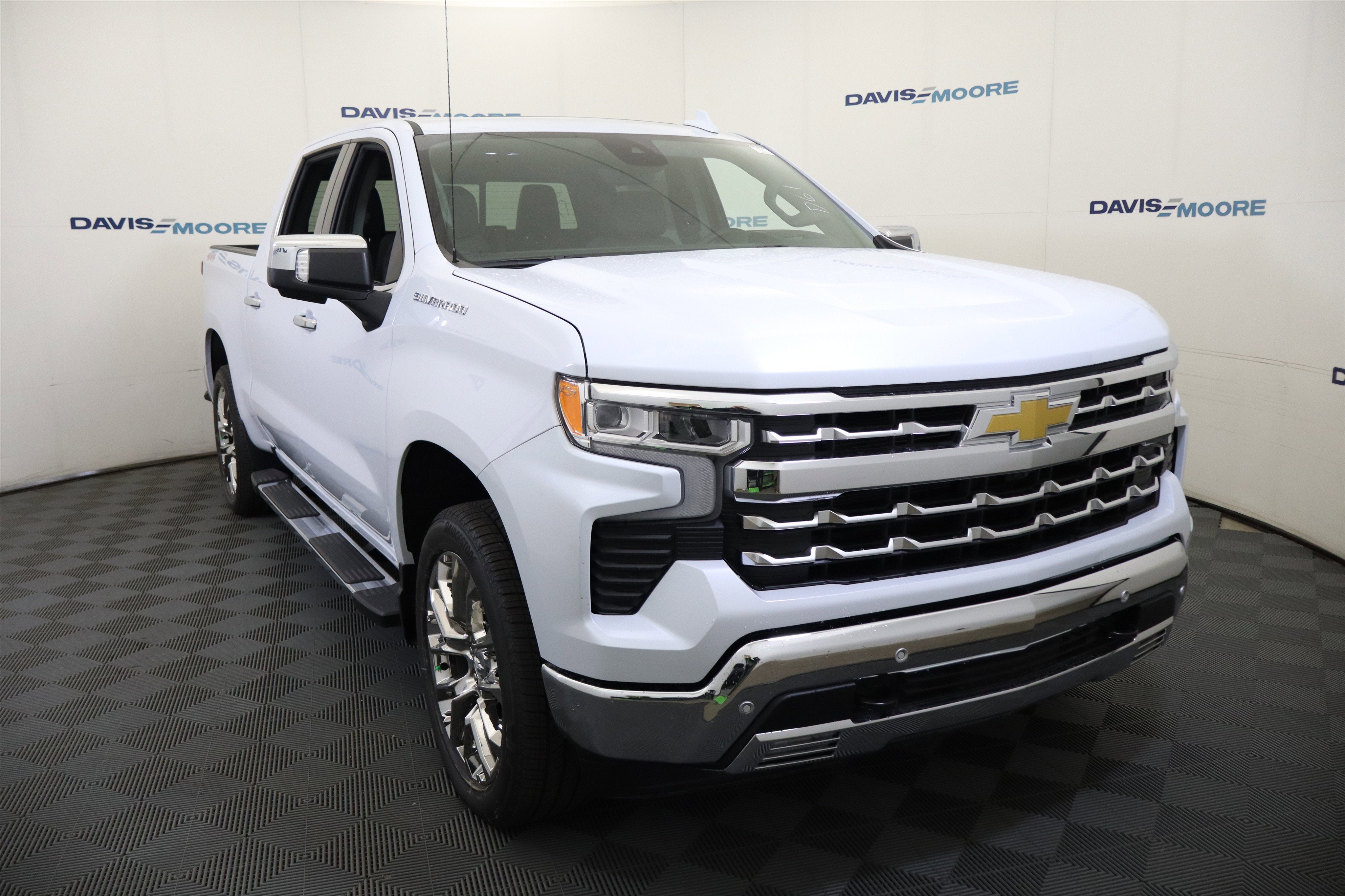 2026 Chevrolet Silverado 1500 LTZ Crew Cab 4WD