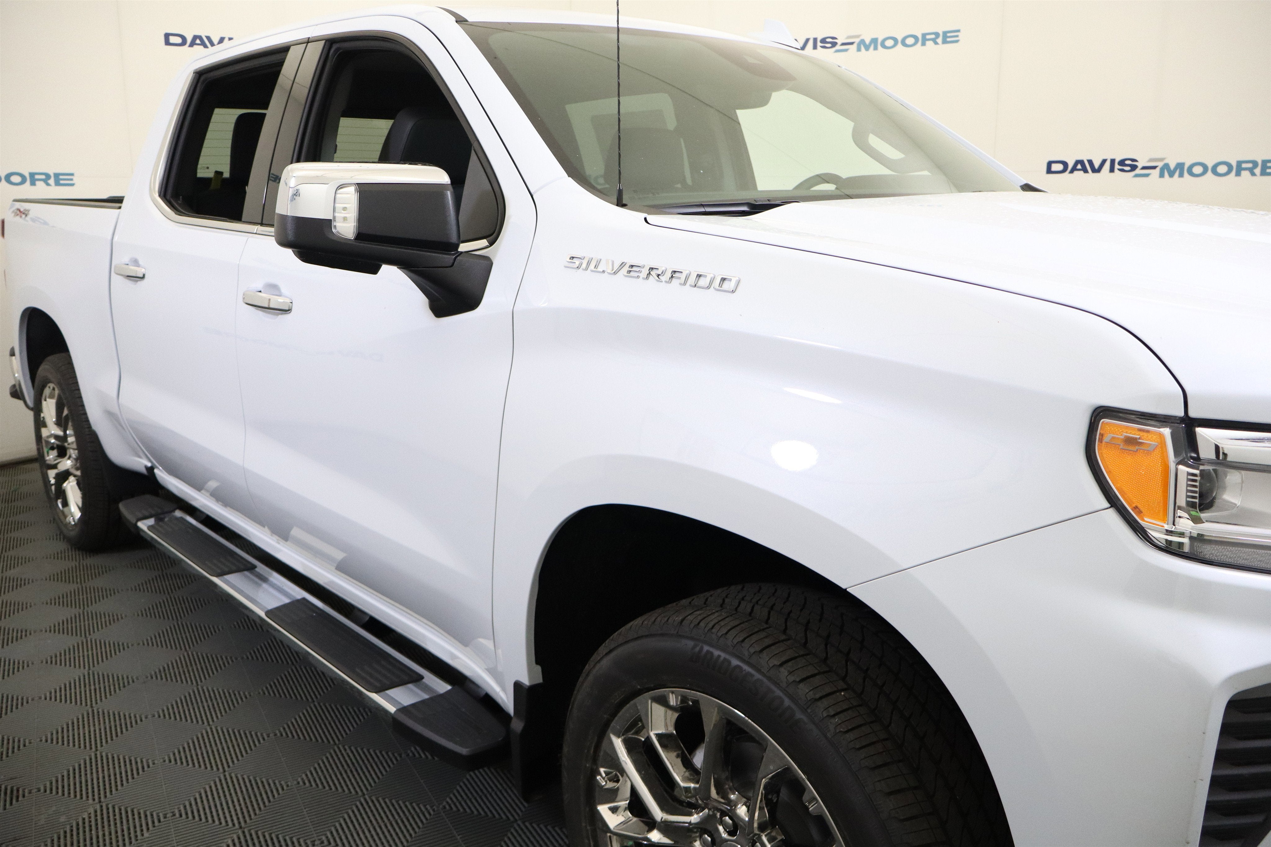2026 Chevrolet Silverado 1500 LTZ Crew Cab 4WD