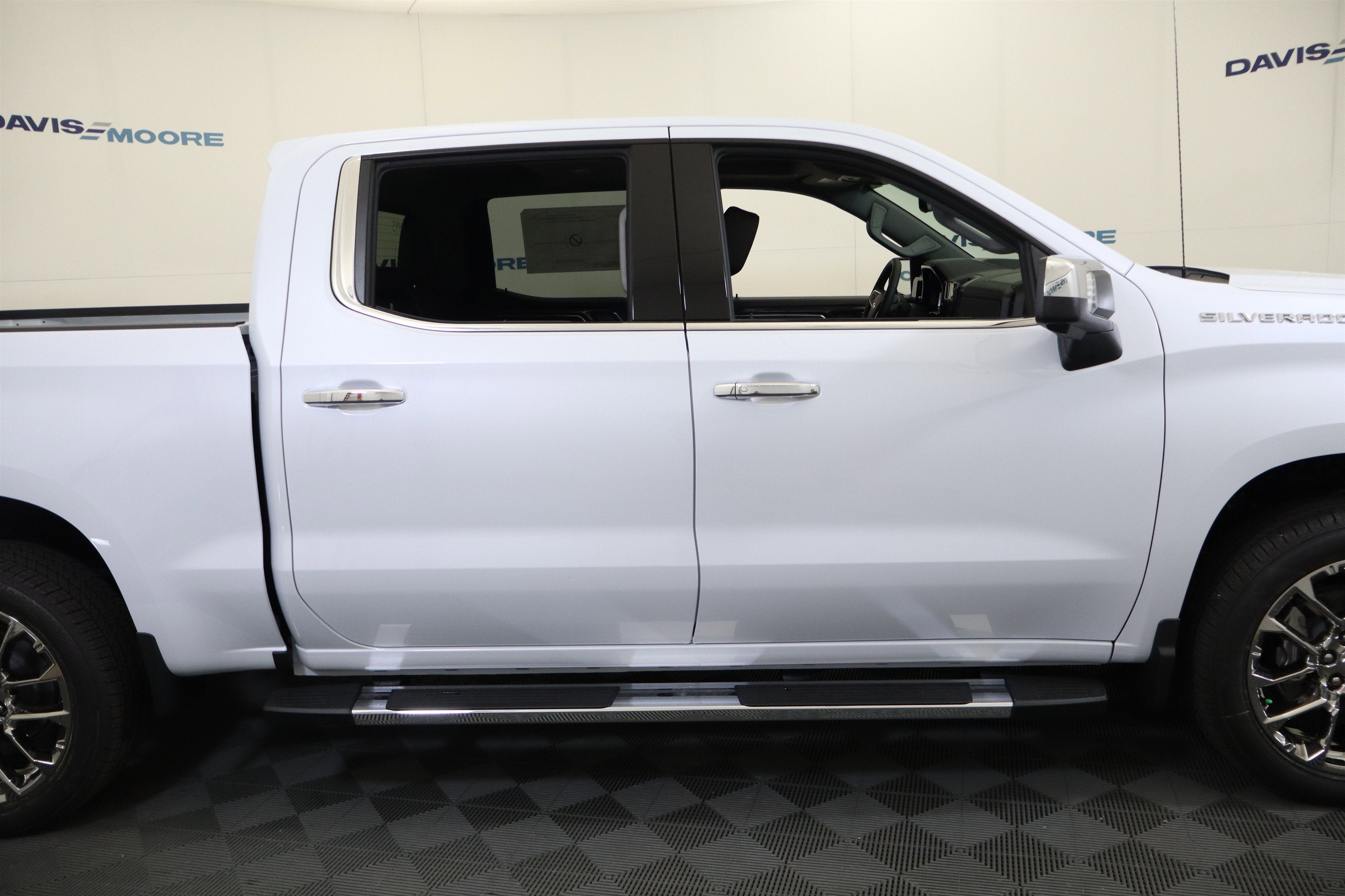 2026 Chevrolet Silverado 1500 LTZ Crew Cab 4WD