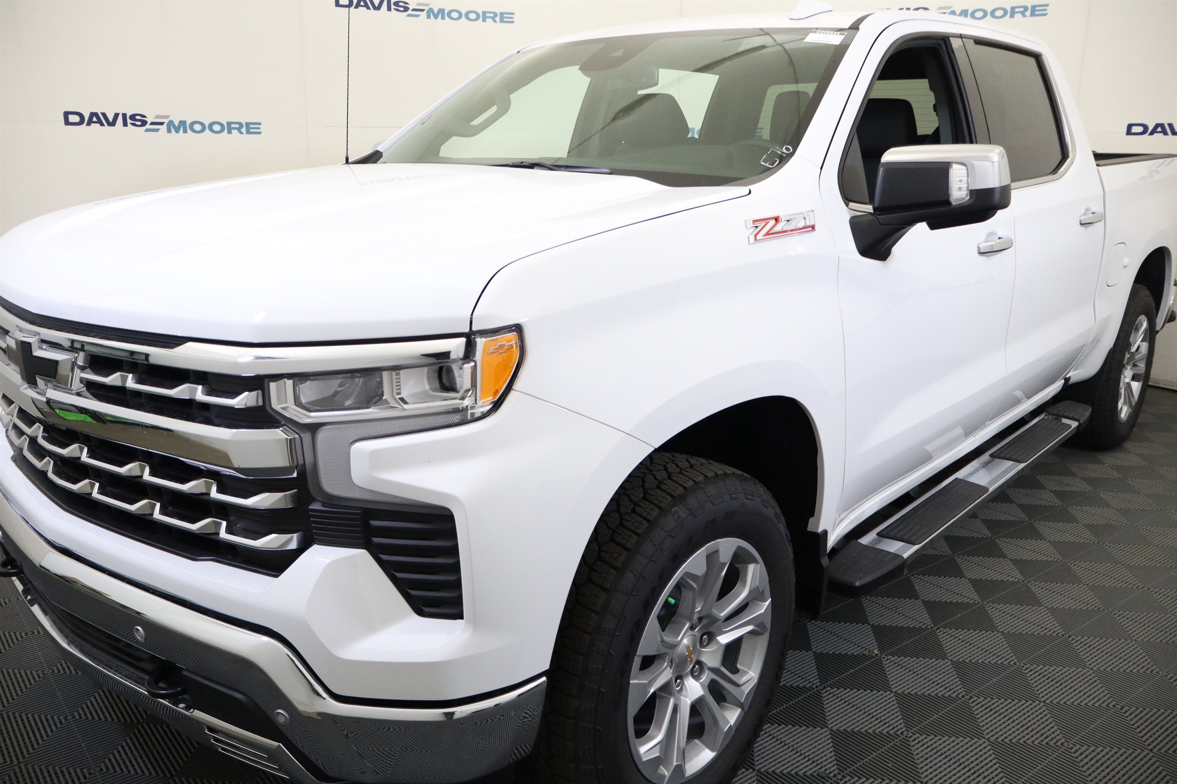 2026 Chevrolet Silverado 1500 LTZ Crew Cab 4WD