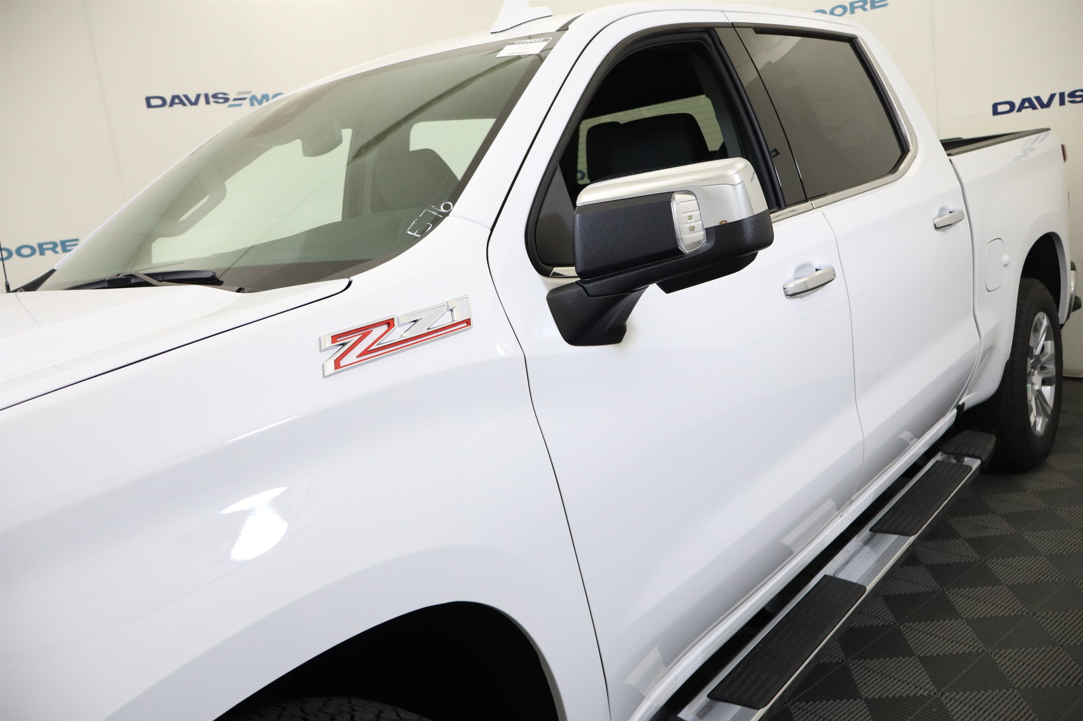 2026 Chevrolet Silverado 1500 LTZ Crew Cab 4WD