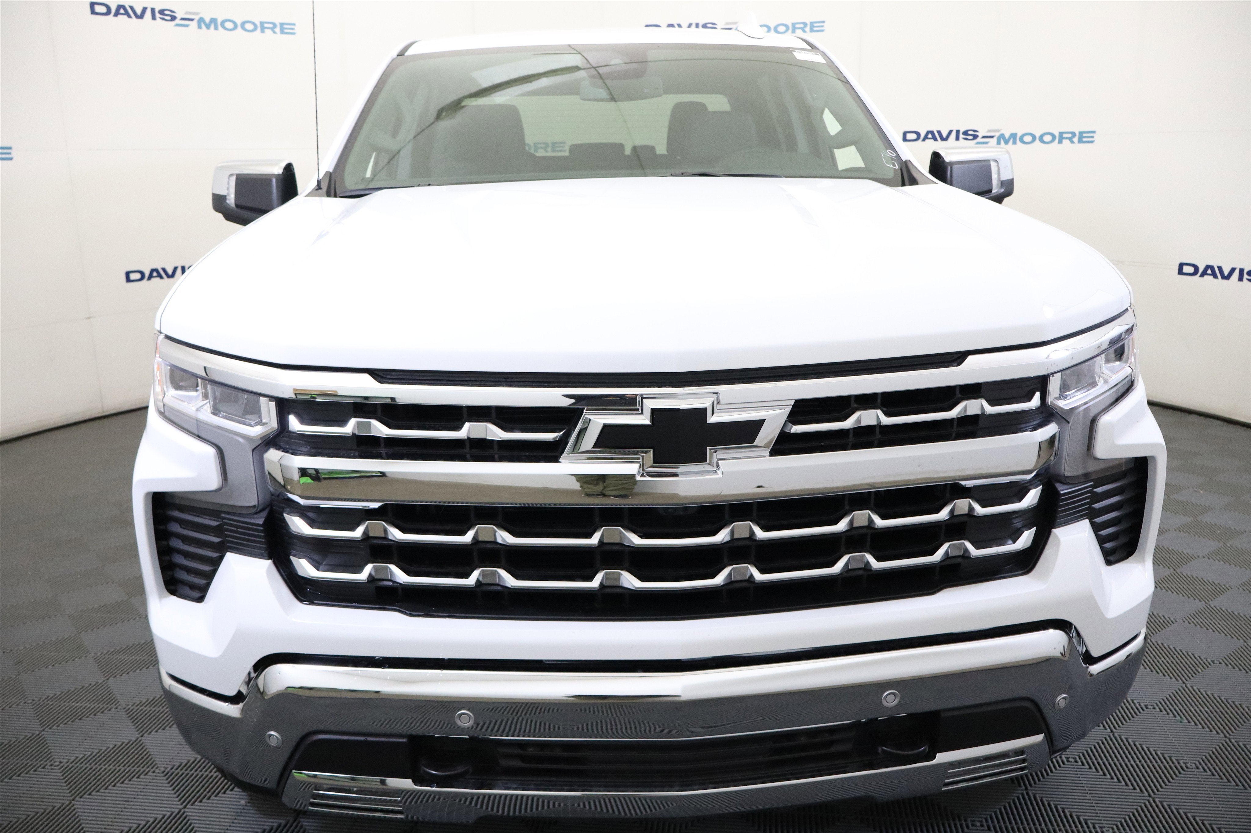 2026 Chevrolet Silverado 1500 LTZ Crew Cab 4WD