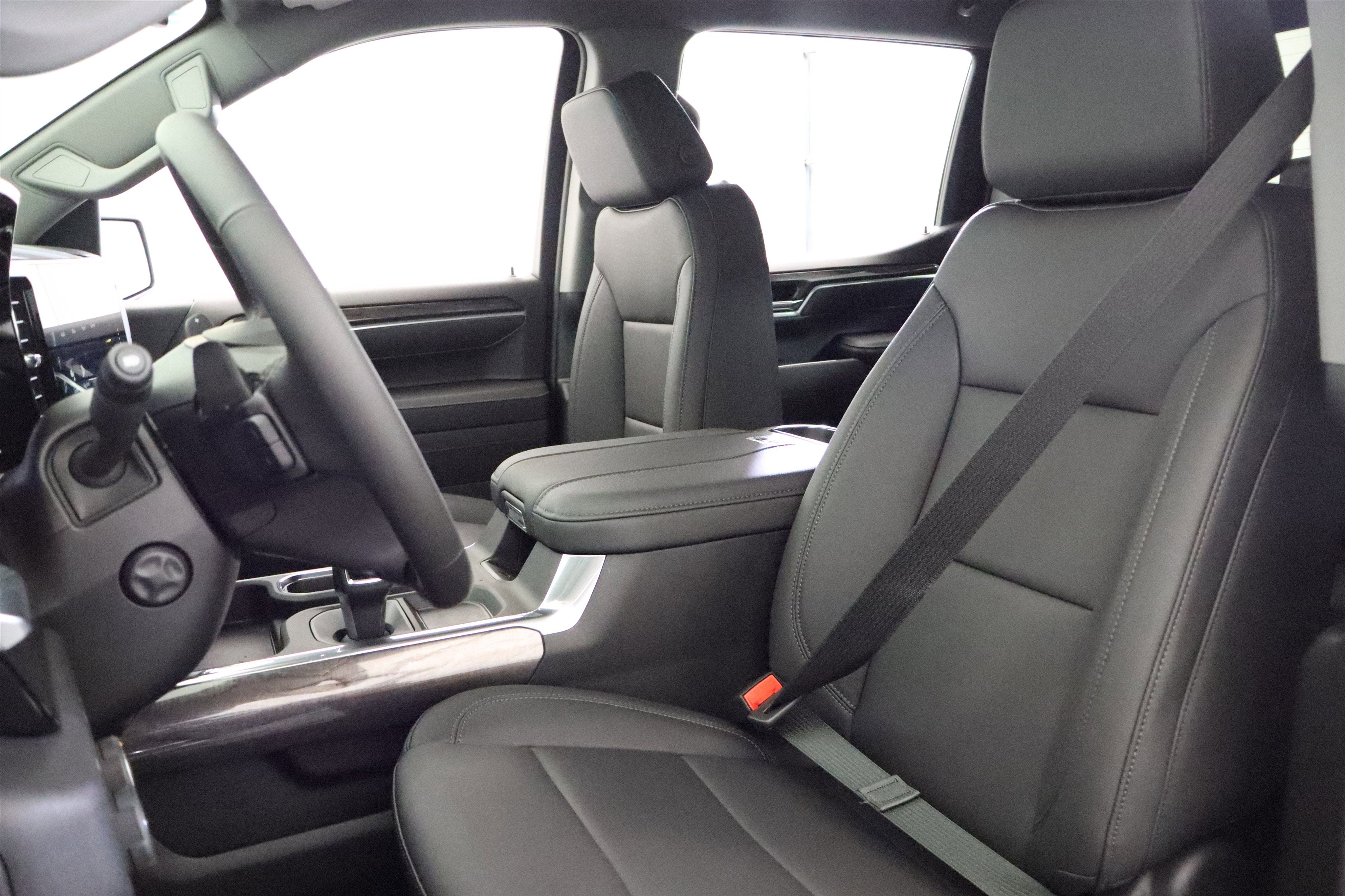 2026 Chevrolet Silverado 1500 LTZ Crew Cab 4WD