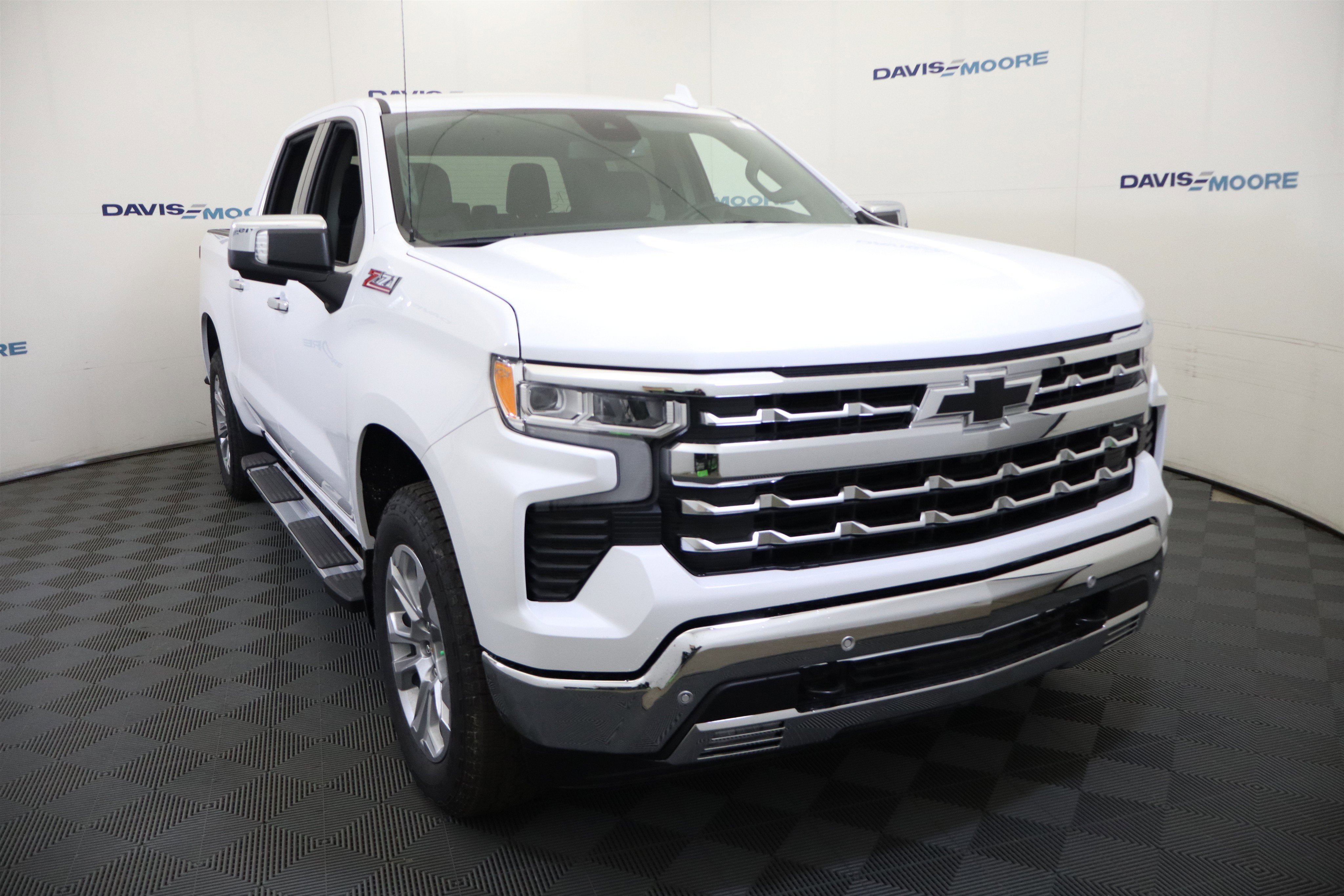 2026 Chevrolet Silverado 1500 LTZ Crew Cab 4WD