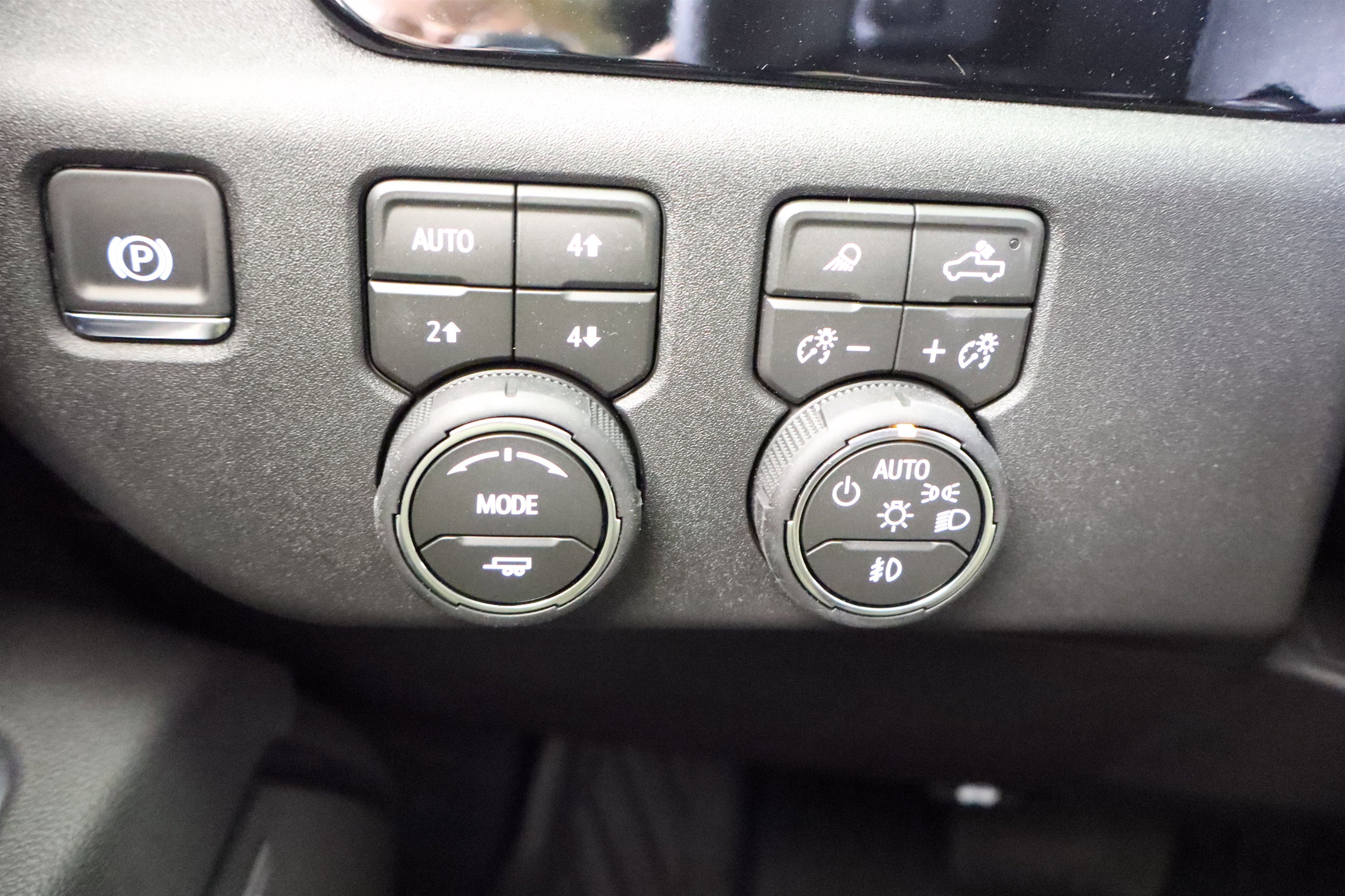 2026 Chevrolet Silverado 1500 LTZ Crew Cab 4WD