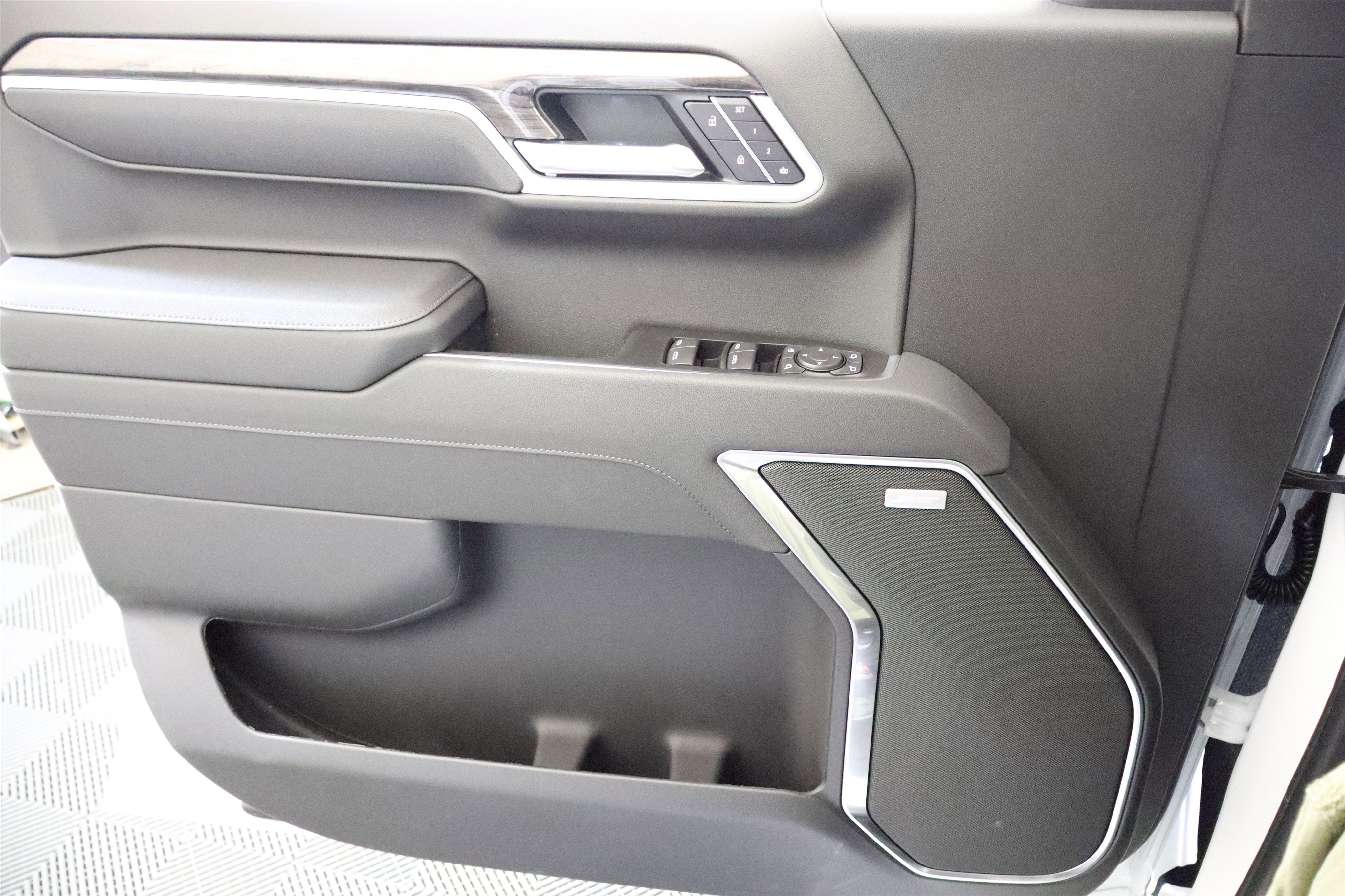 2026 Chevrolet Silverado 1500 LTZ Crew Cab 4WD