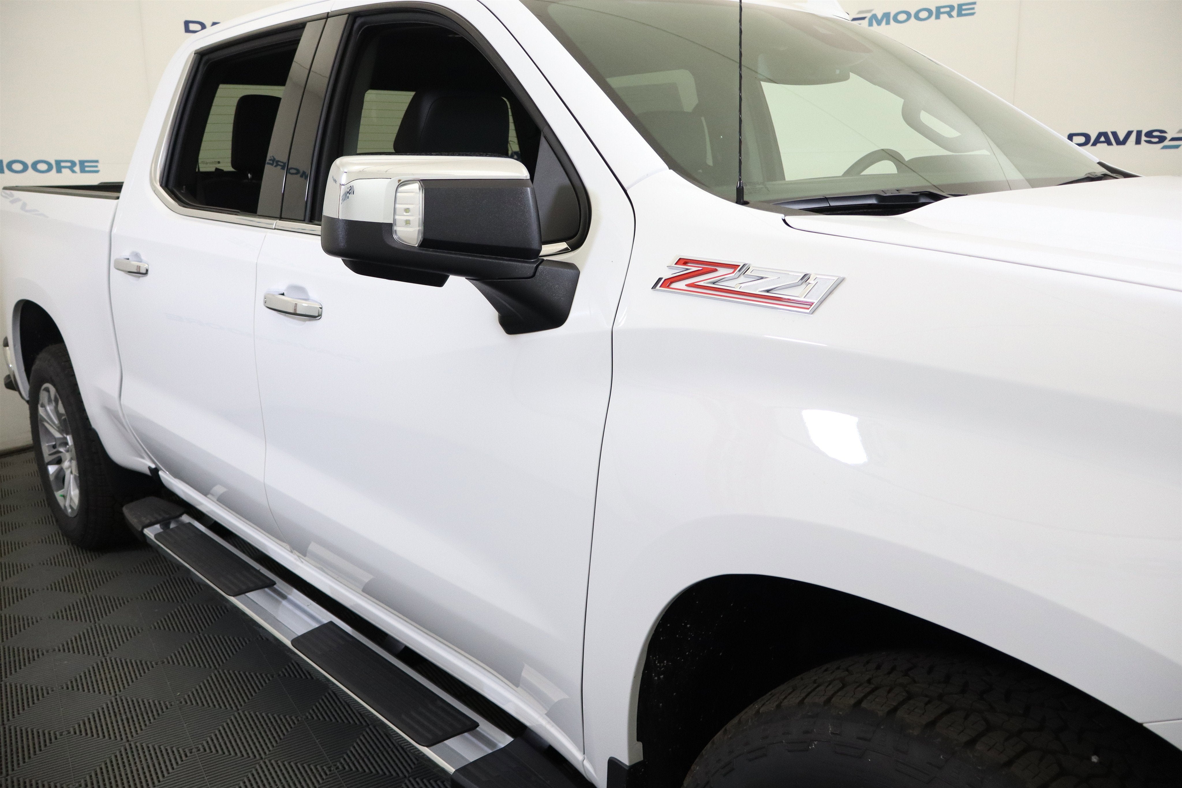 2026 Chevrolet Silverado 1500 LTZ Crew Cab 4WD