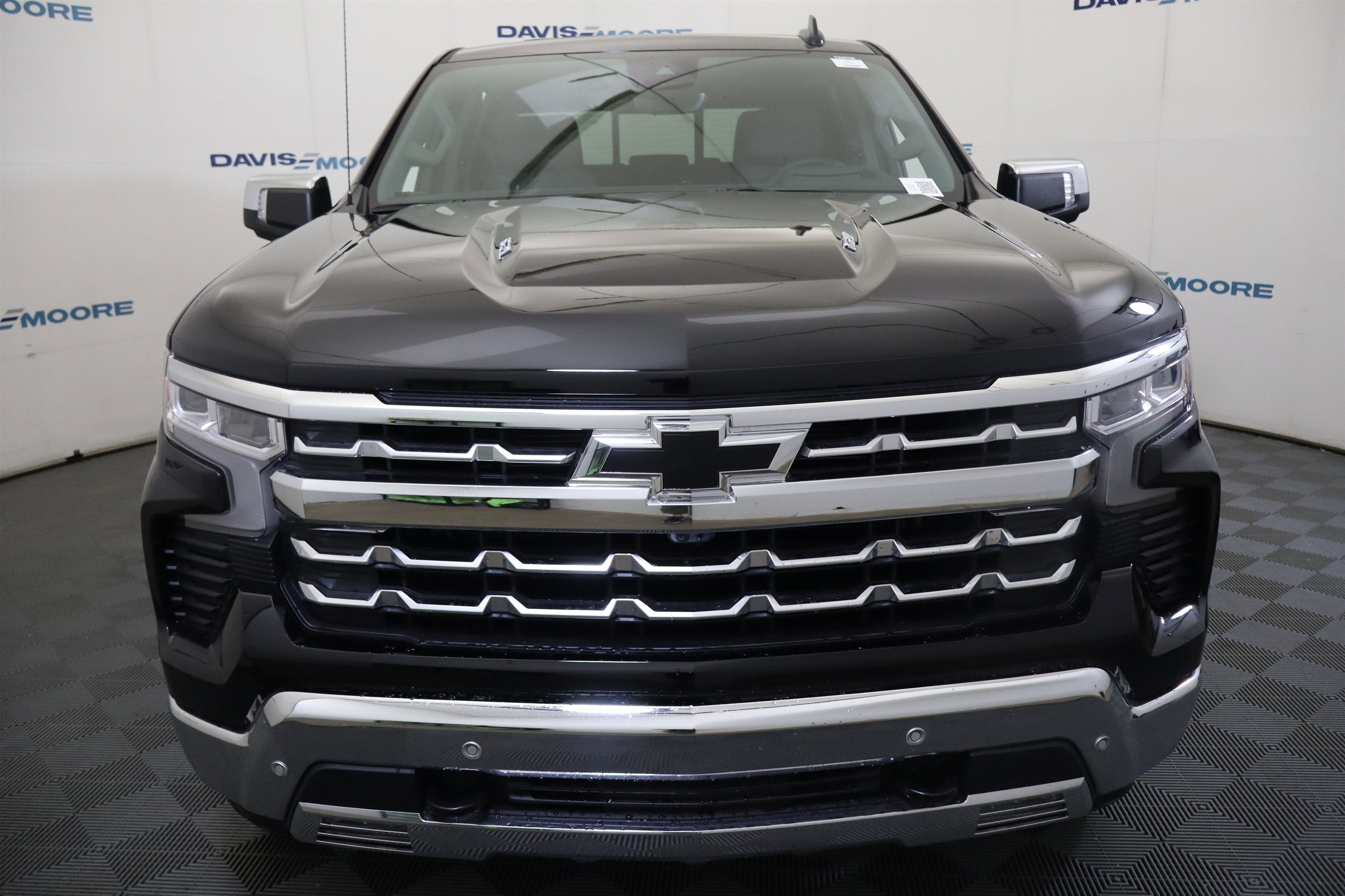 2026 Chevrolet Silverado 1500 LTZ Crew Cab 4WD