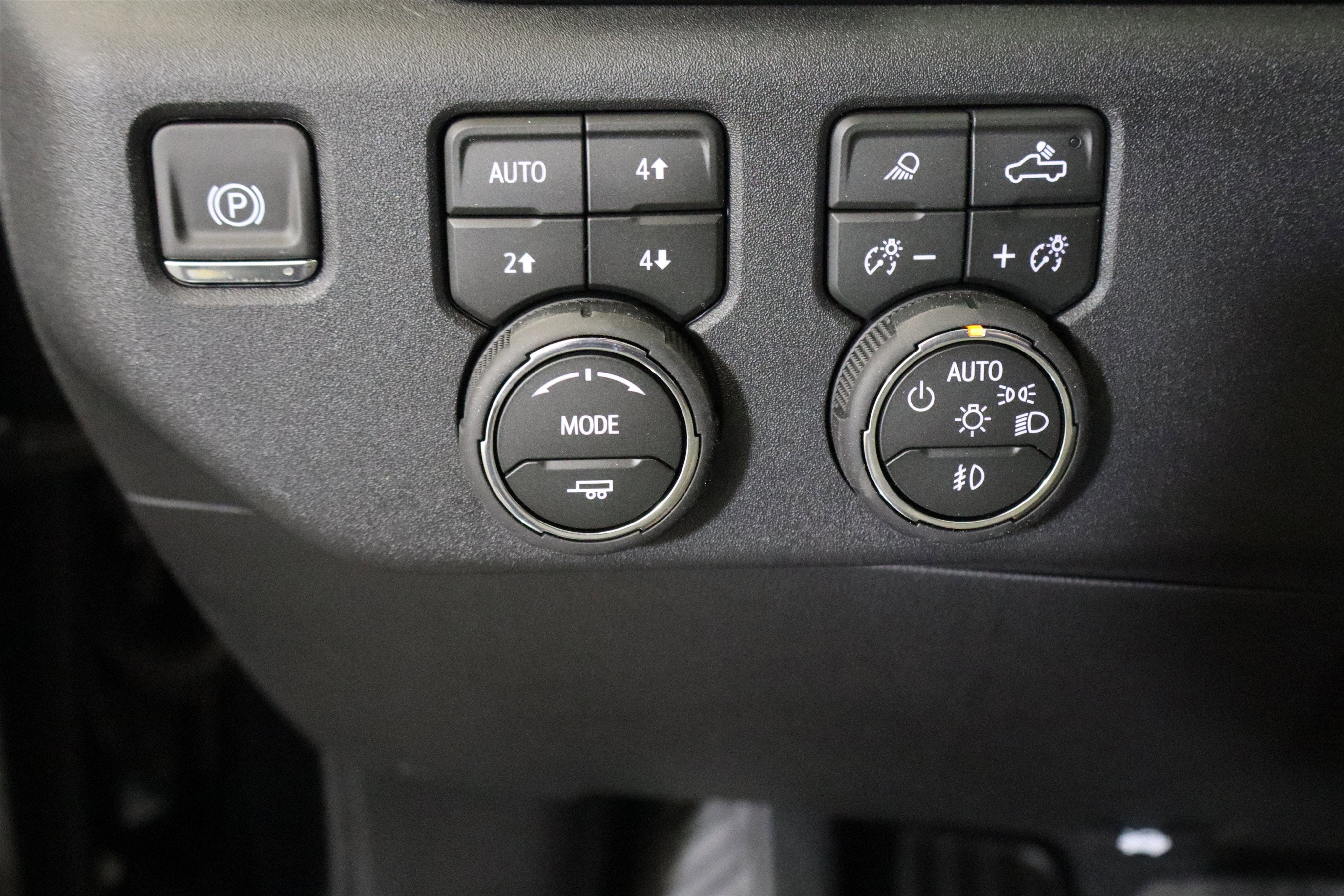 2026 Chevrolet Silverado 1500 LTZ Crew Cab 4WD