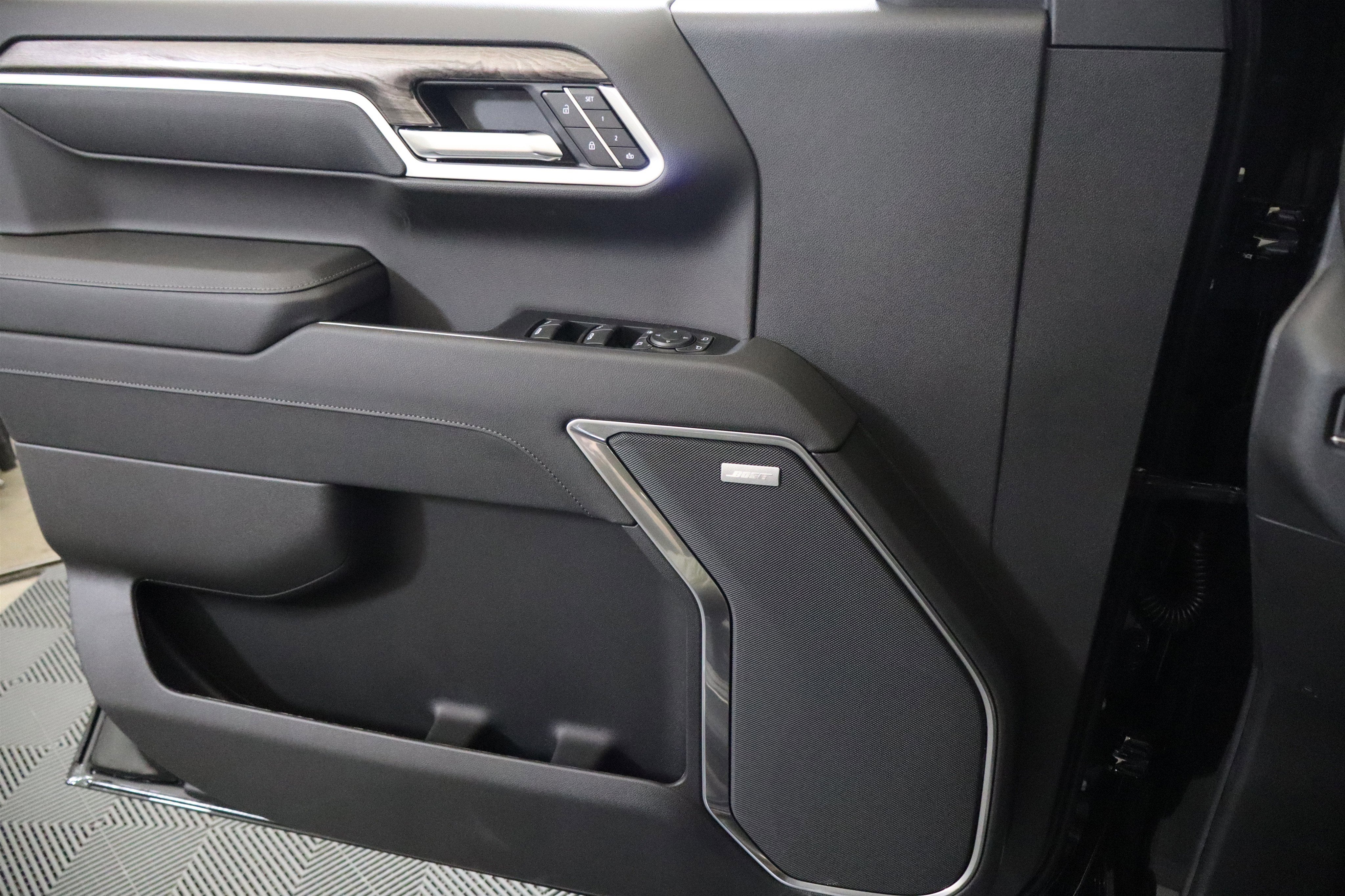 2026 Chevrolet Silverado 1500 LTZ Crew Cab 4WD