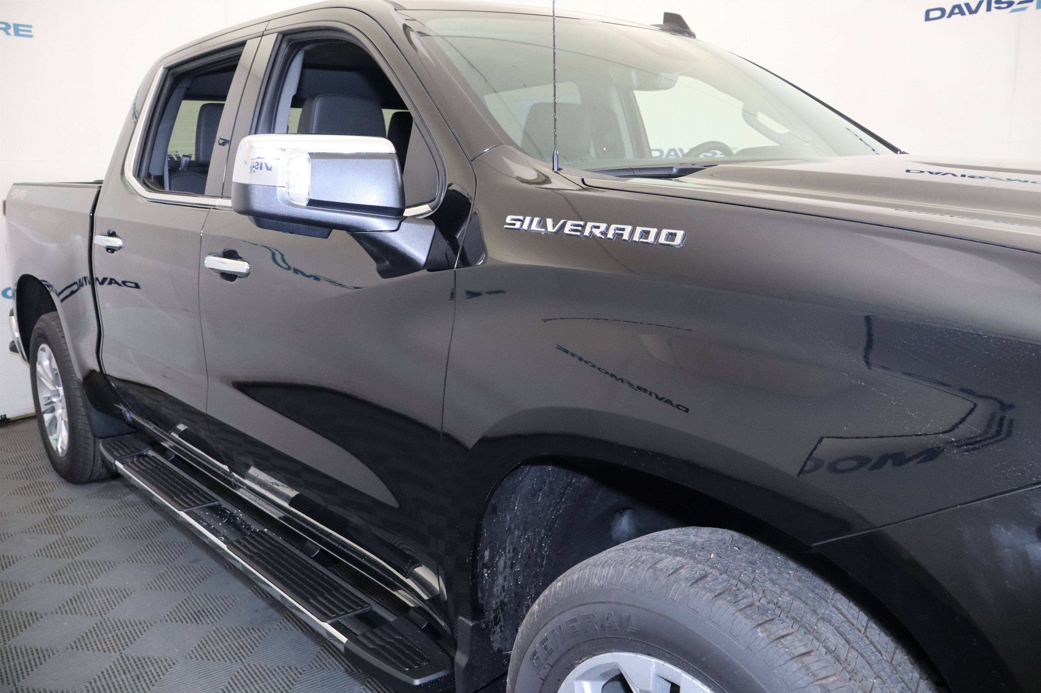 2026 Chevrolet Silverado 1500 LTZ Crew Cab 4WD