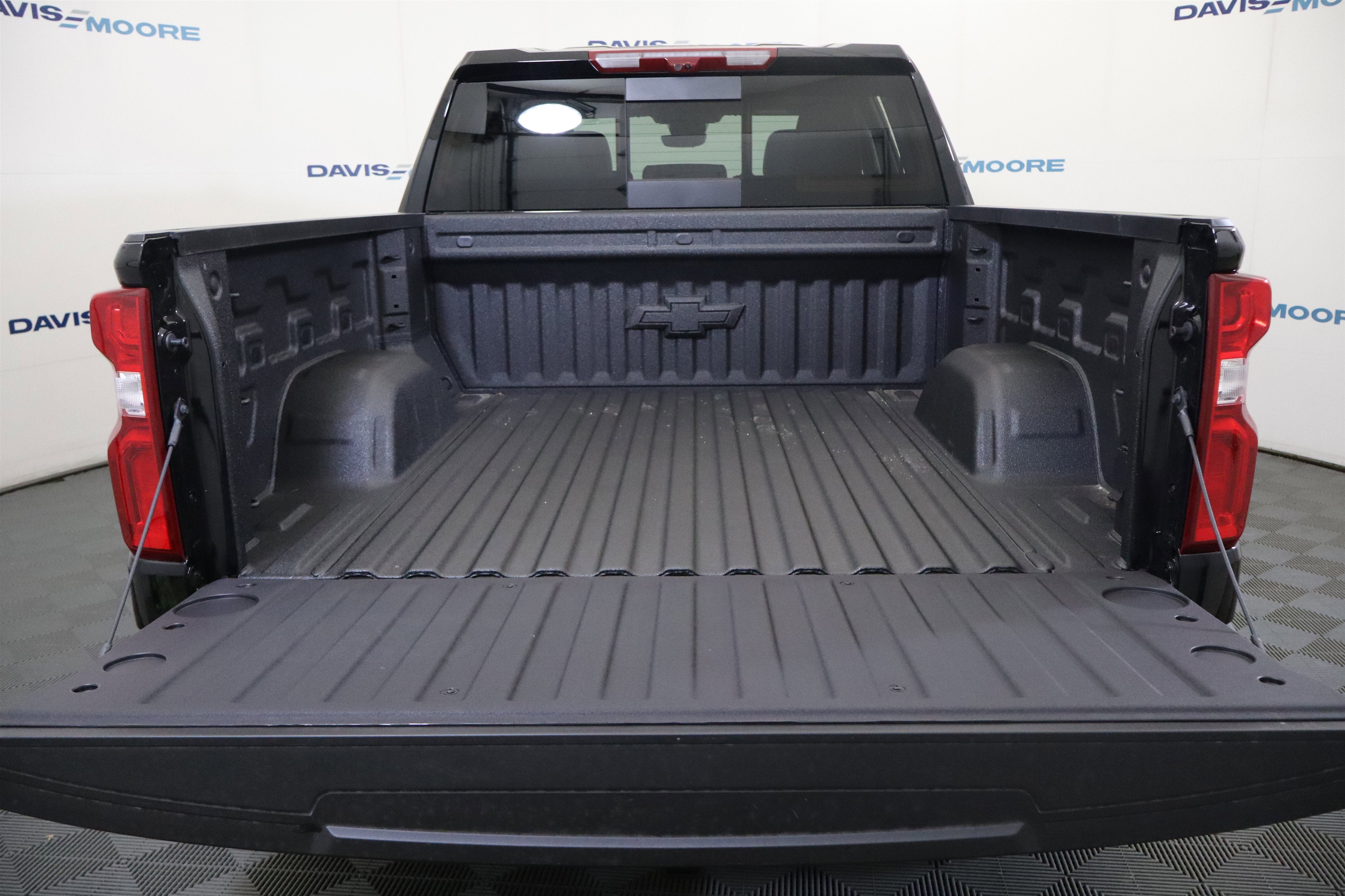 2026 Chevrolet Silverado 1500 LTZ Crew Cab 4WD