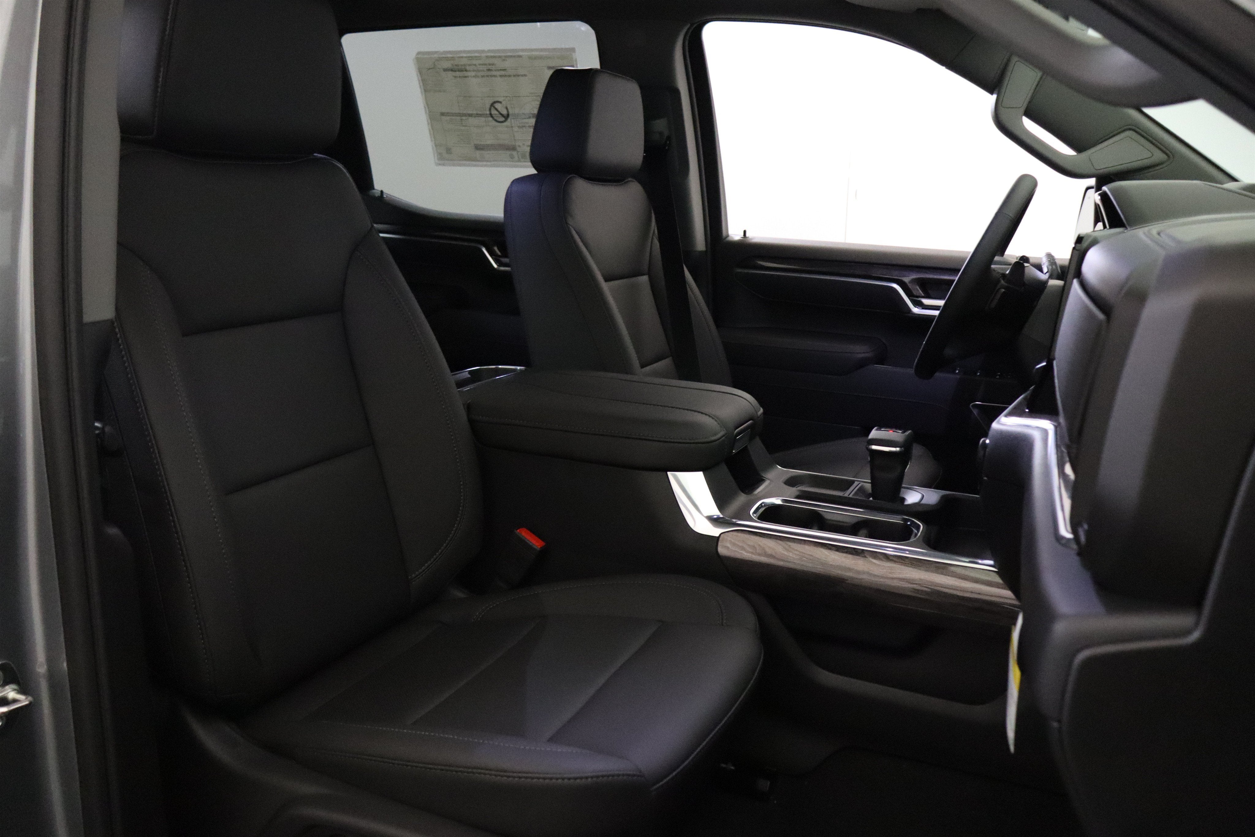 2026 Chevrolet Silverado 1500 LTZ Crew Cab 4WD