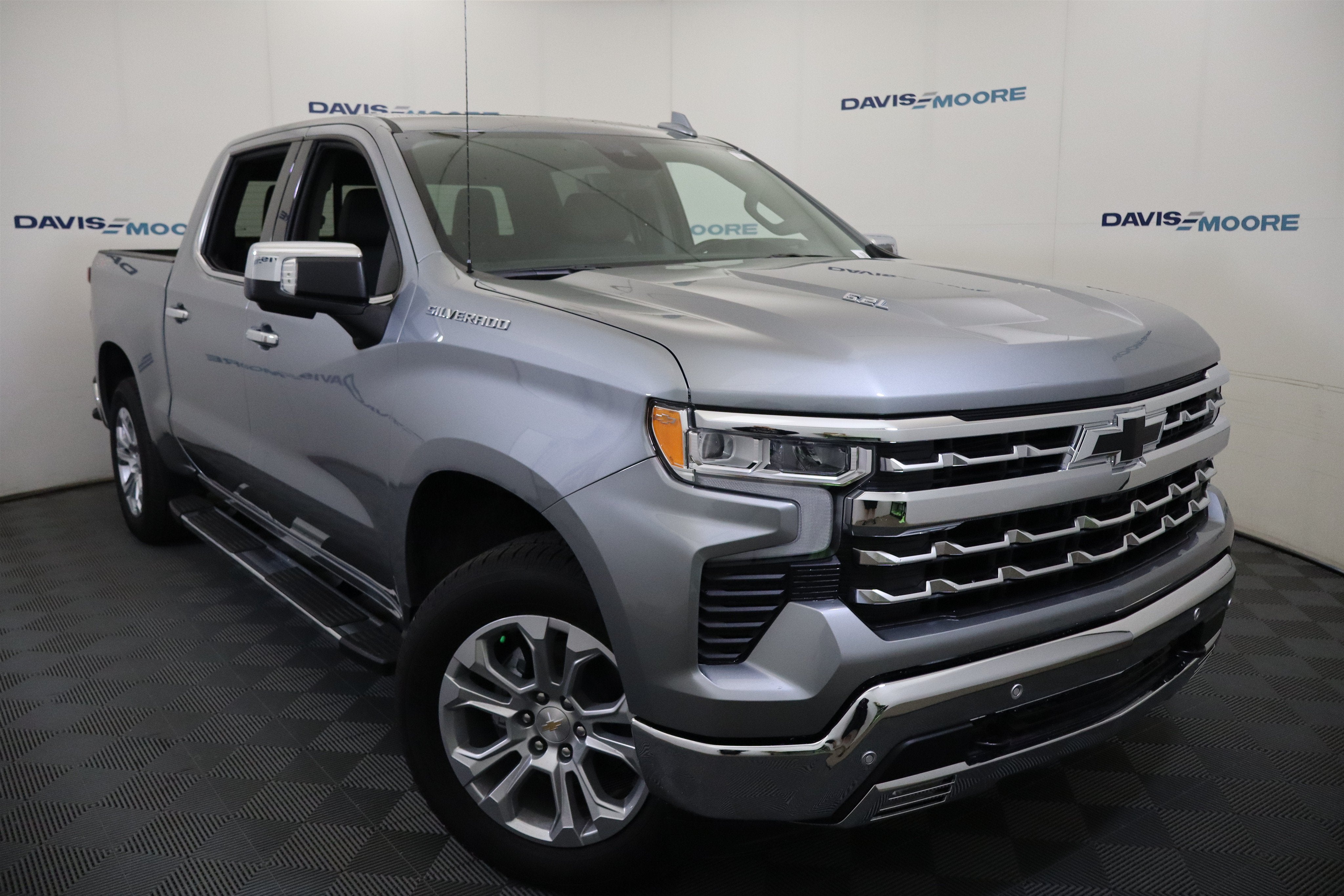 2026 Chevrolet Silverado 1500 LTZ Crew Cab 4WD