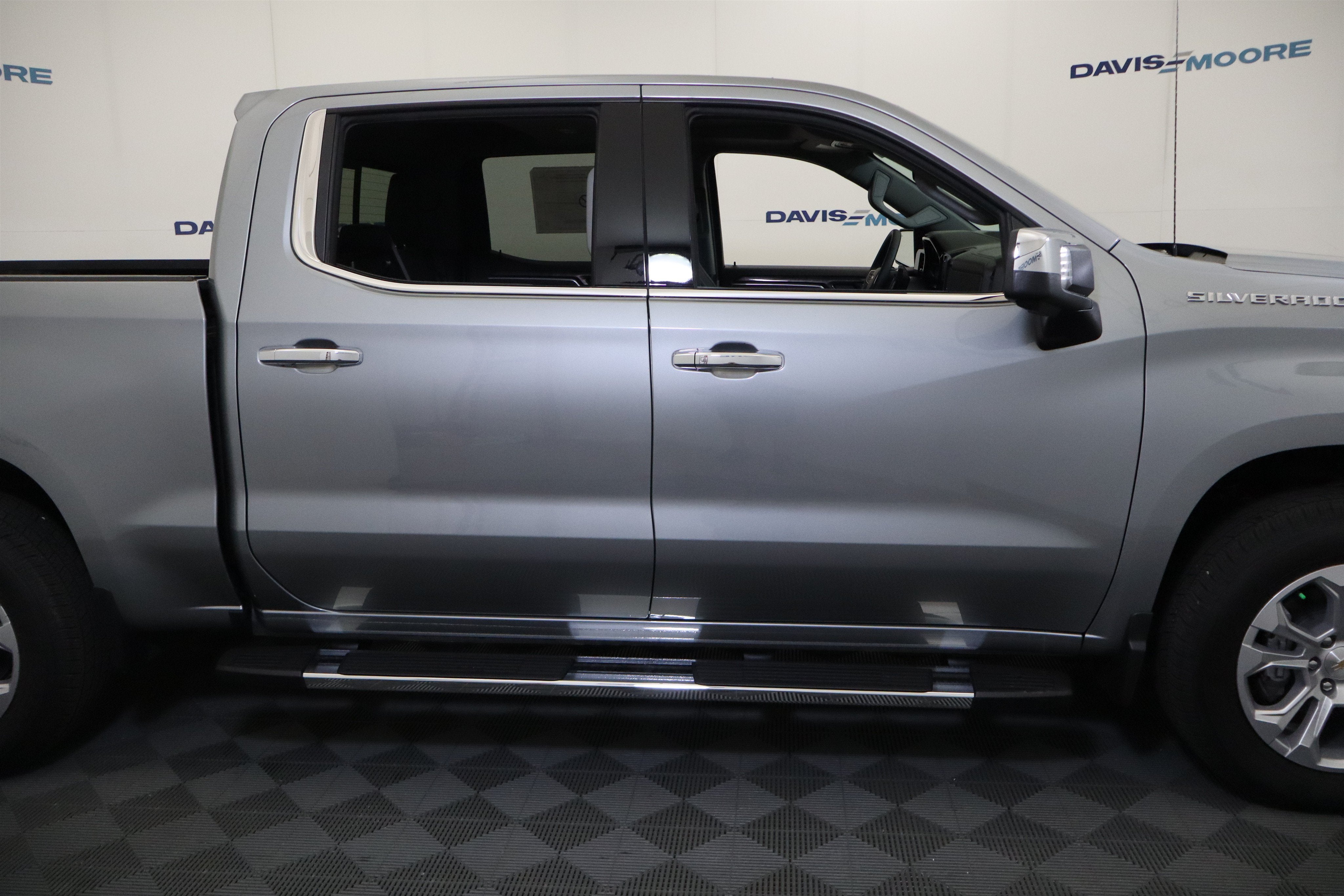 2026 Chevrolet Silverado 1500 LTZ Crew Cab 4WD