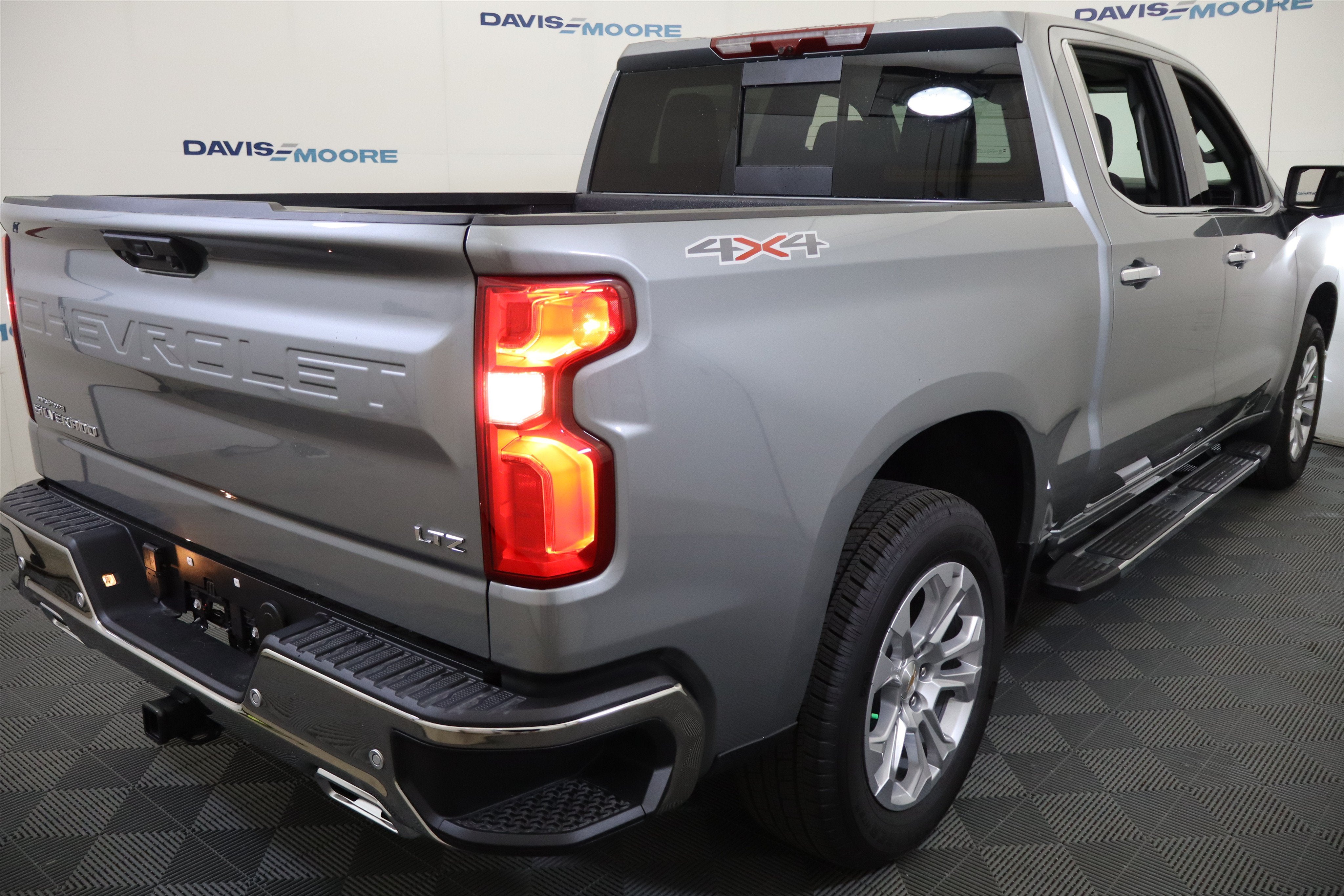 2026 Chevrolet Silverado 1500 LTZ Crew Cab 4WD