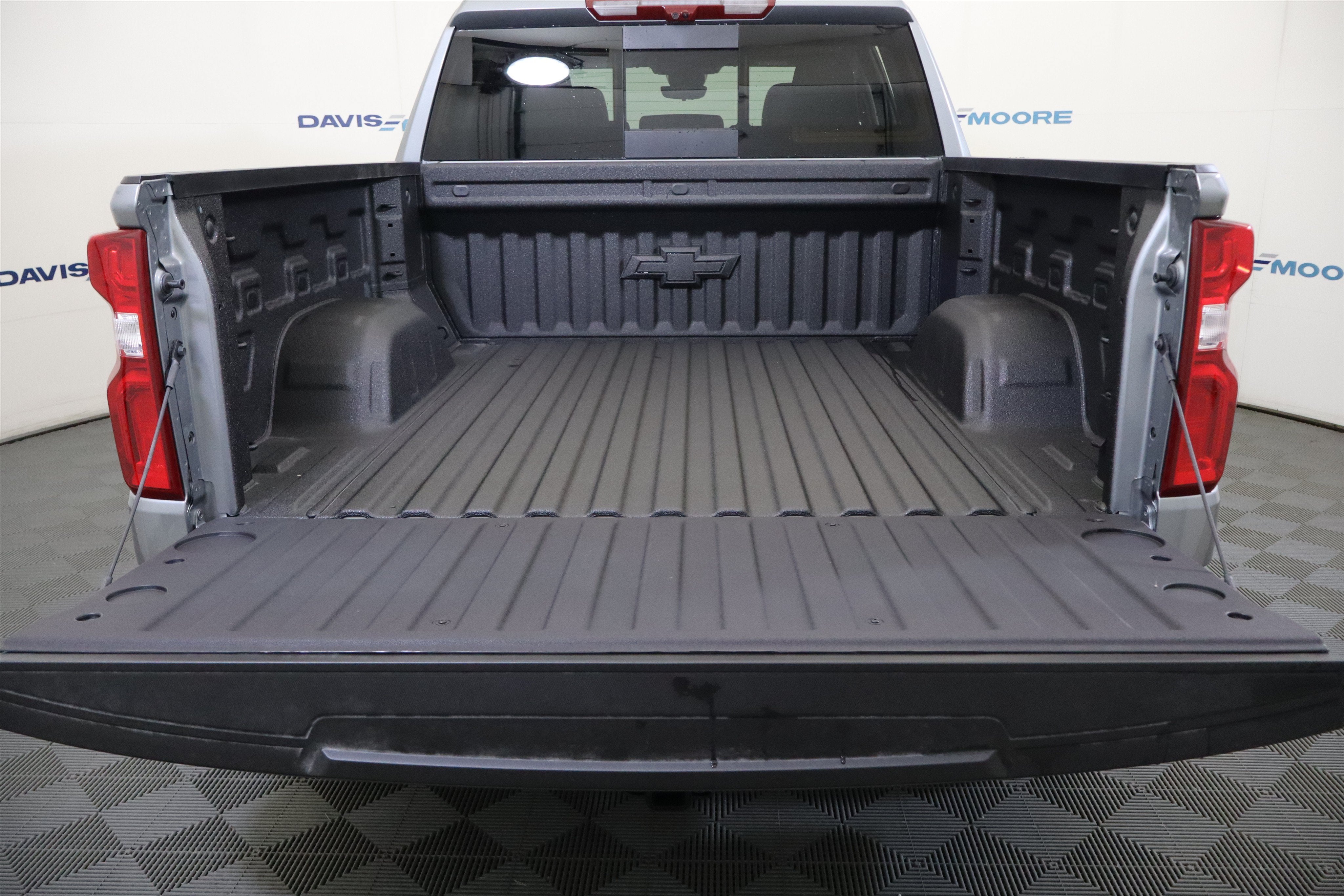 2026 Chevrolet Silverado 1500 LTZ Crew Cab 4WD