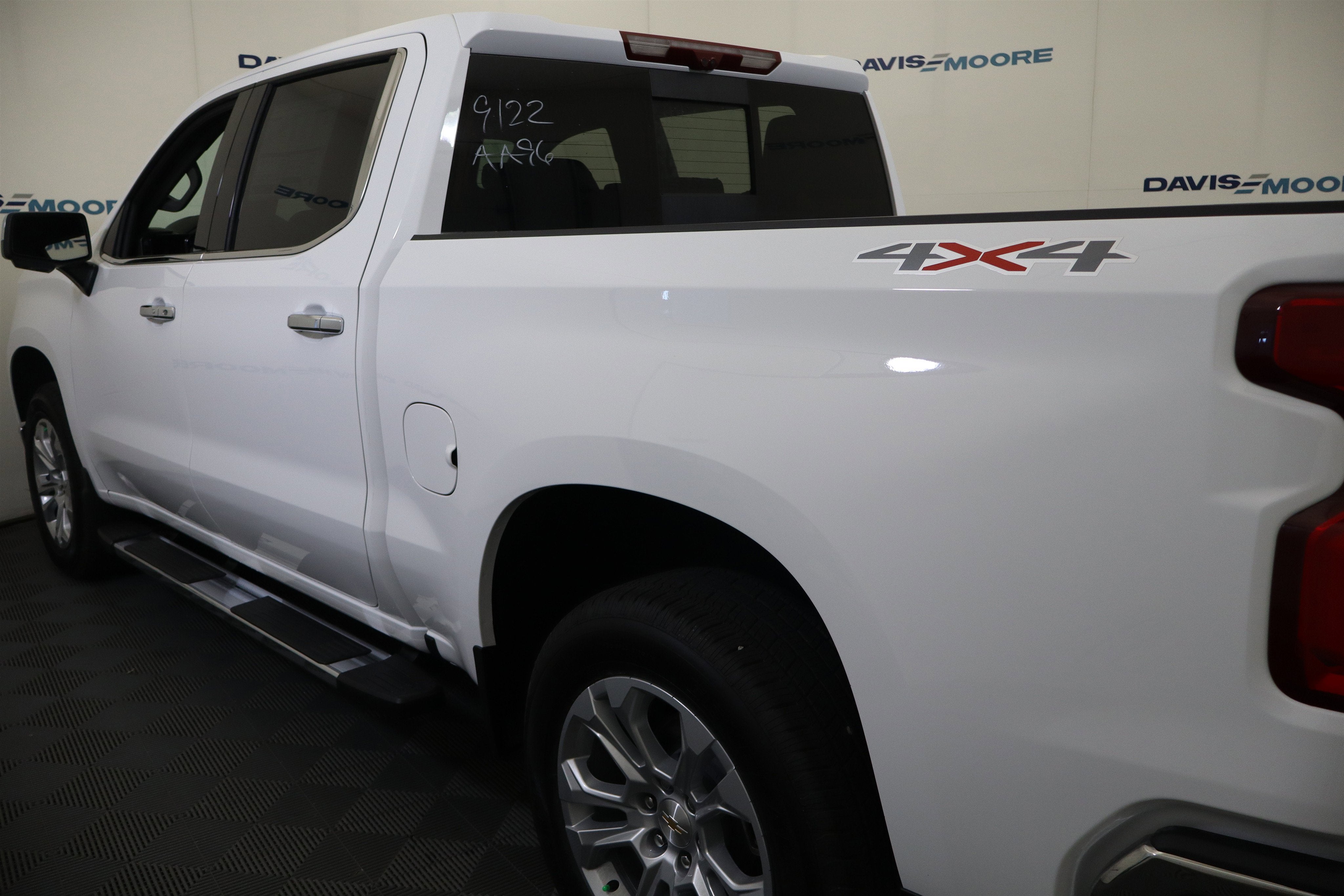 2026 Chevrolet Silverado 1500 LTZ Crew Cab 4WD