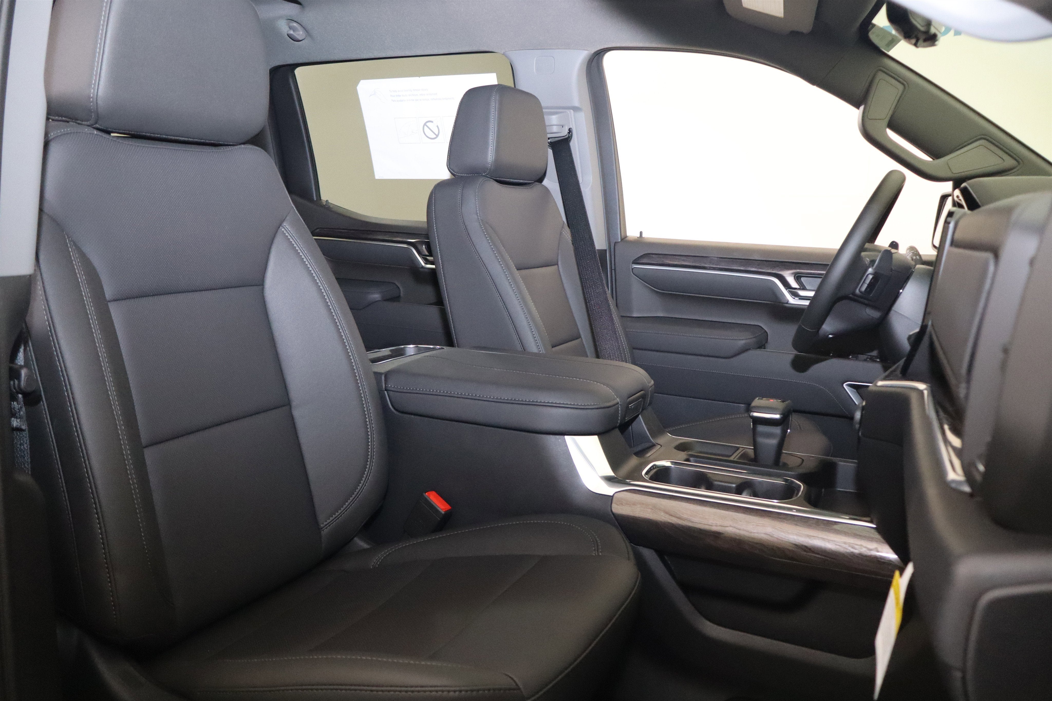 2026 Chevrolet Silverado 1500 LTZ Crew Cab 4WD