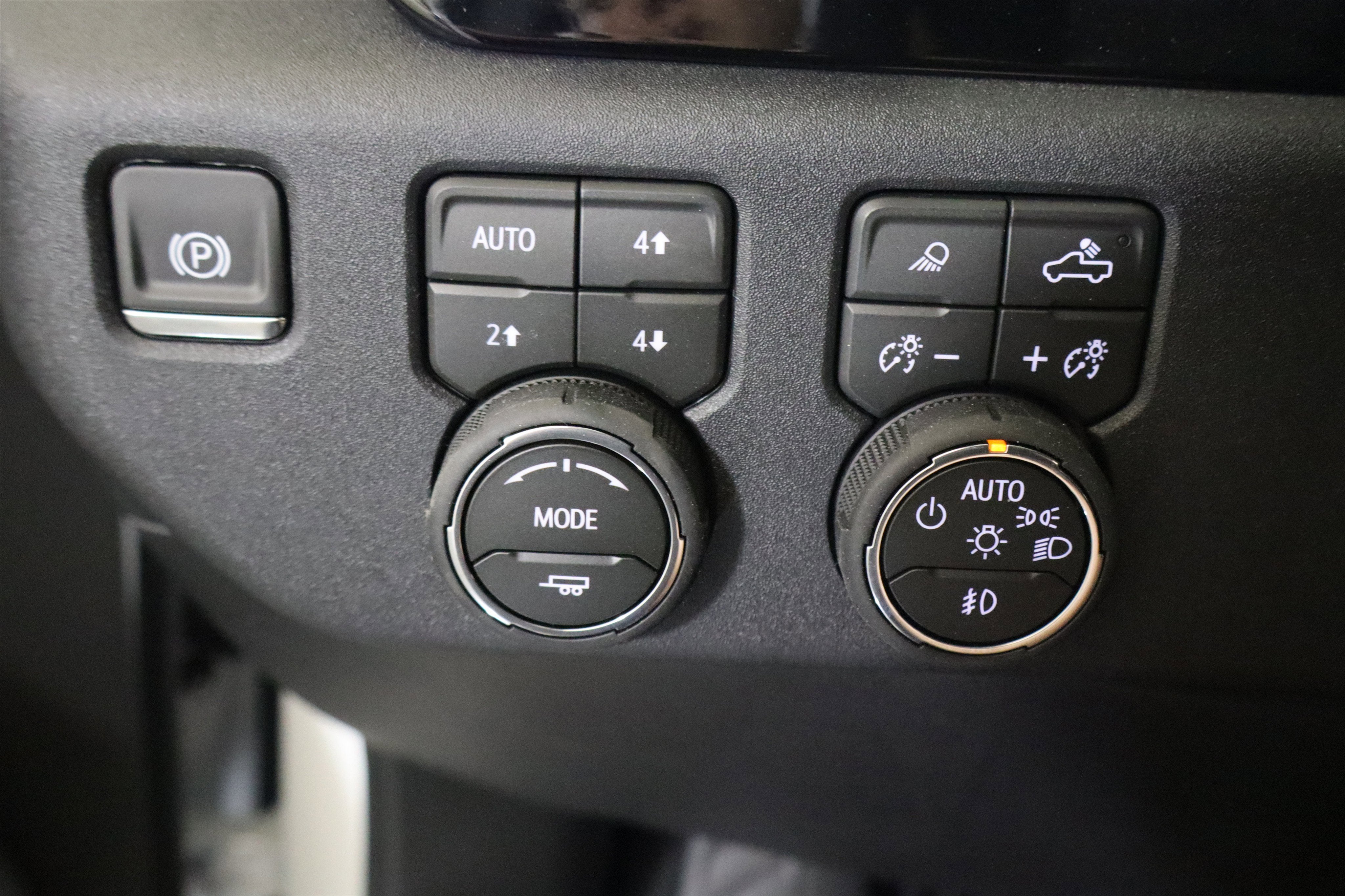 2026 Chevrolet Silverado 1500 LTZ Crew Cab 4WD