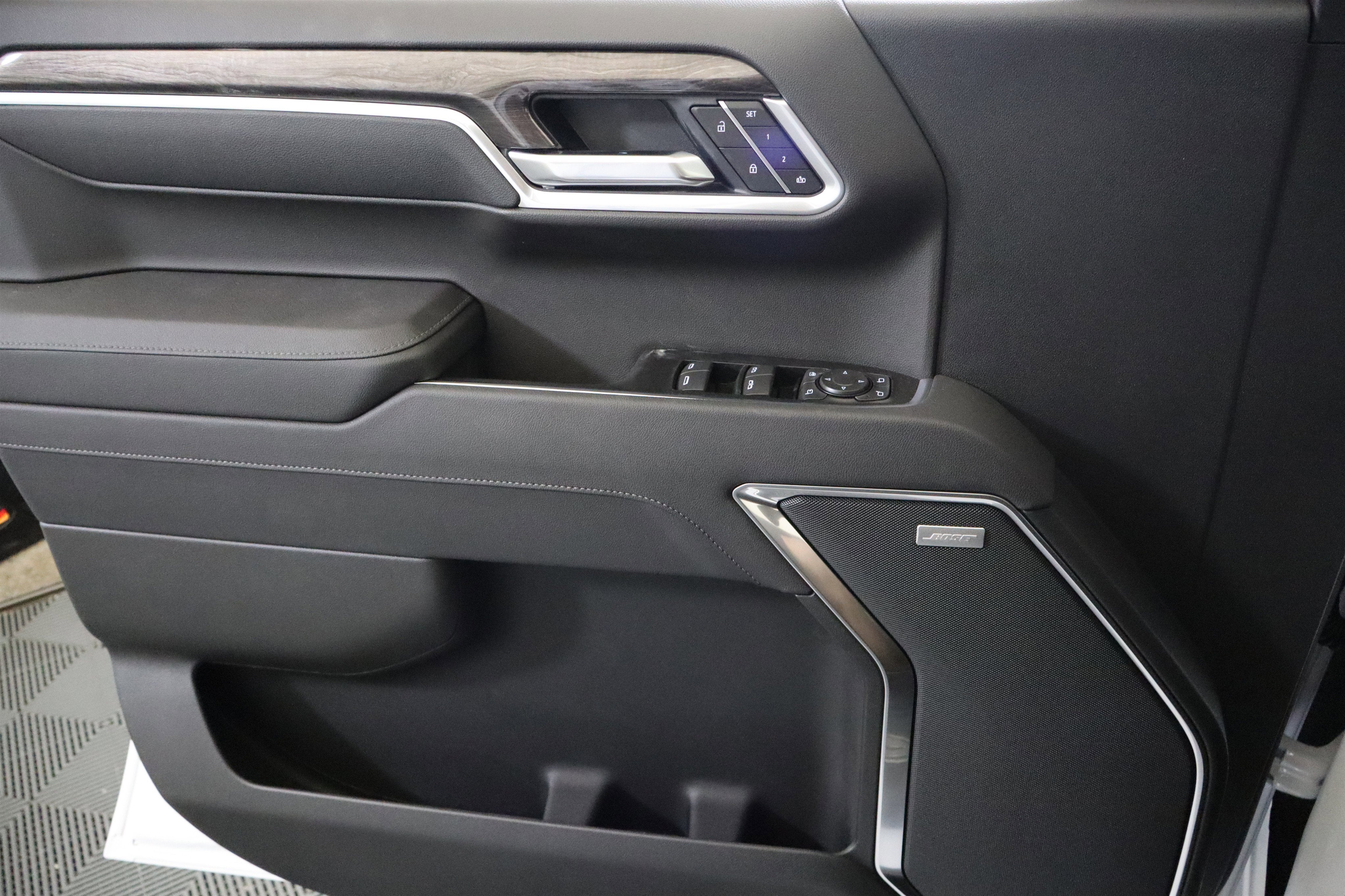 2026 Chevrolet Silverado 1500 LTZ Crew Cab 4WD