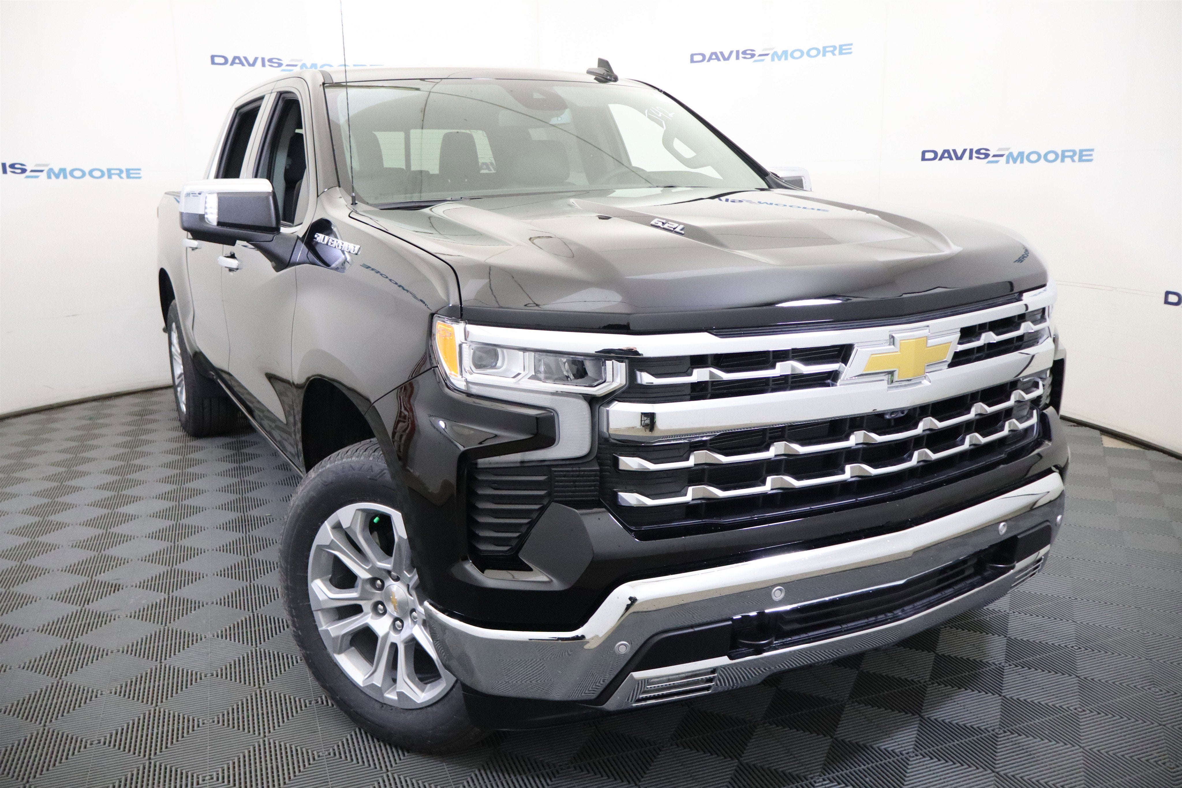 2026 Chevrolet Silverado 1500 LTZ Crew Cab 4WD