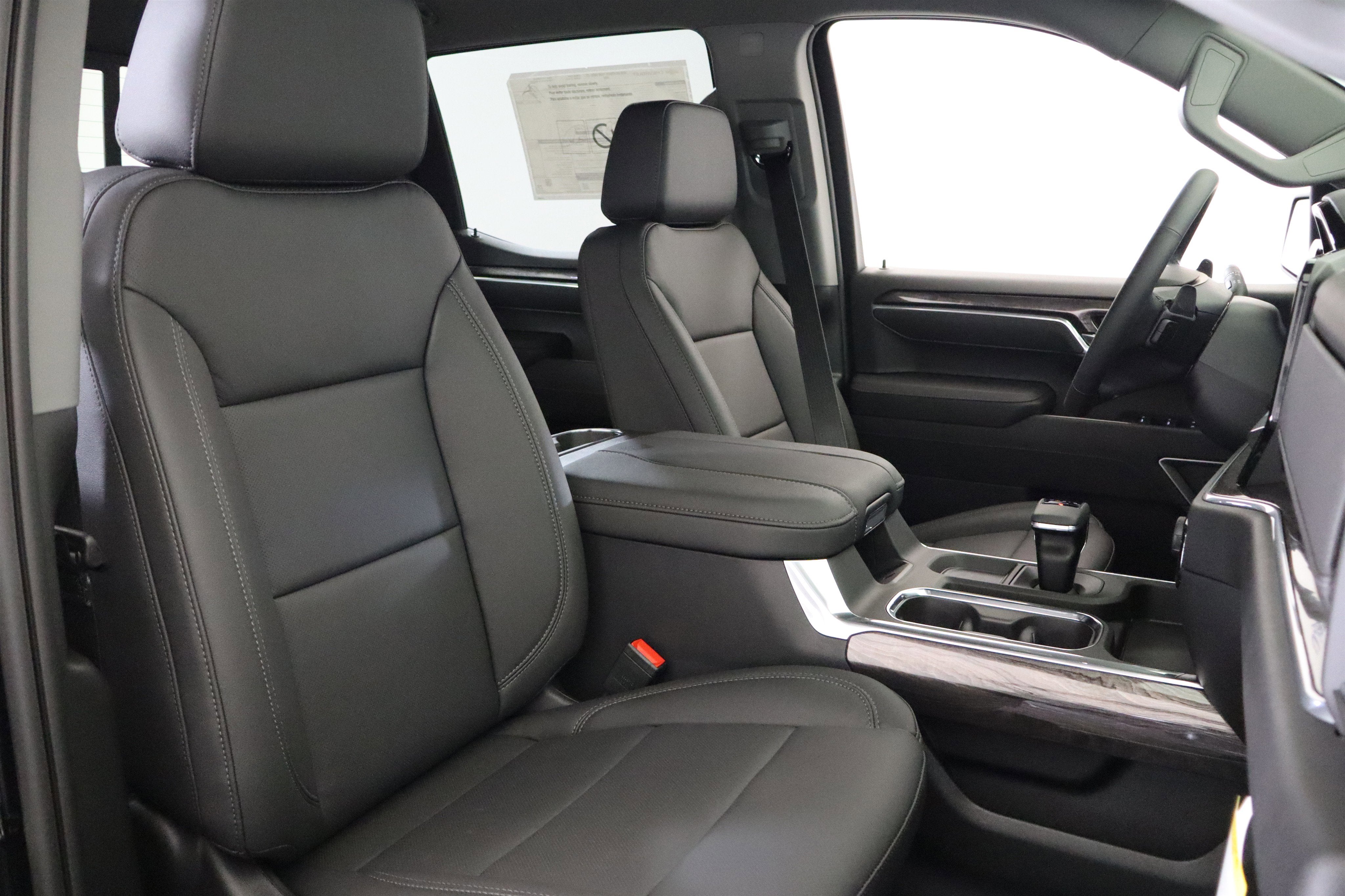 2026 Chevrolet Silverado 1500 LTZ Crew Cab 4WD