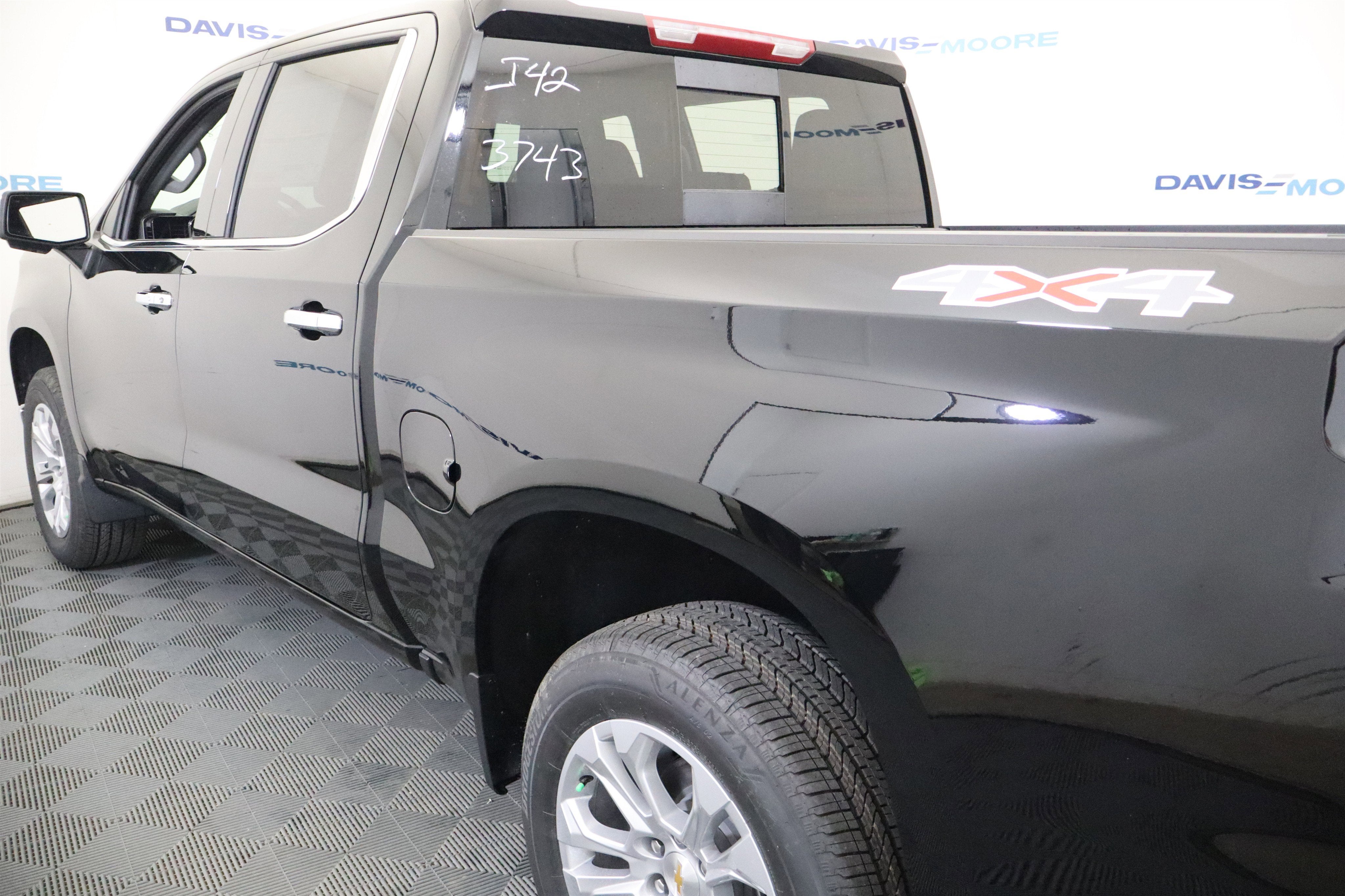 2026 Chevrolet Silverado 1500 LTZ Crew Cab 4WD