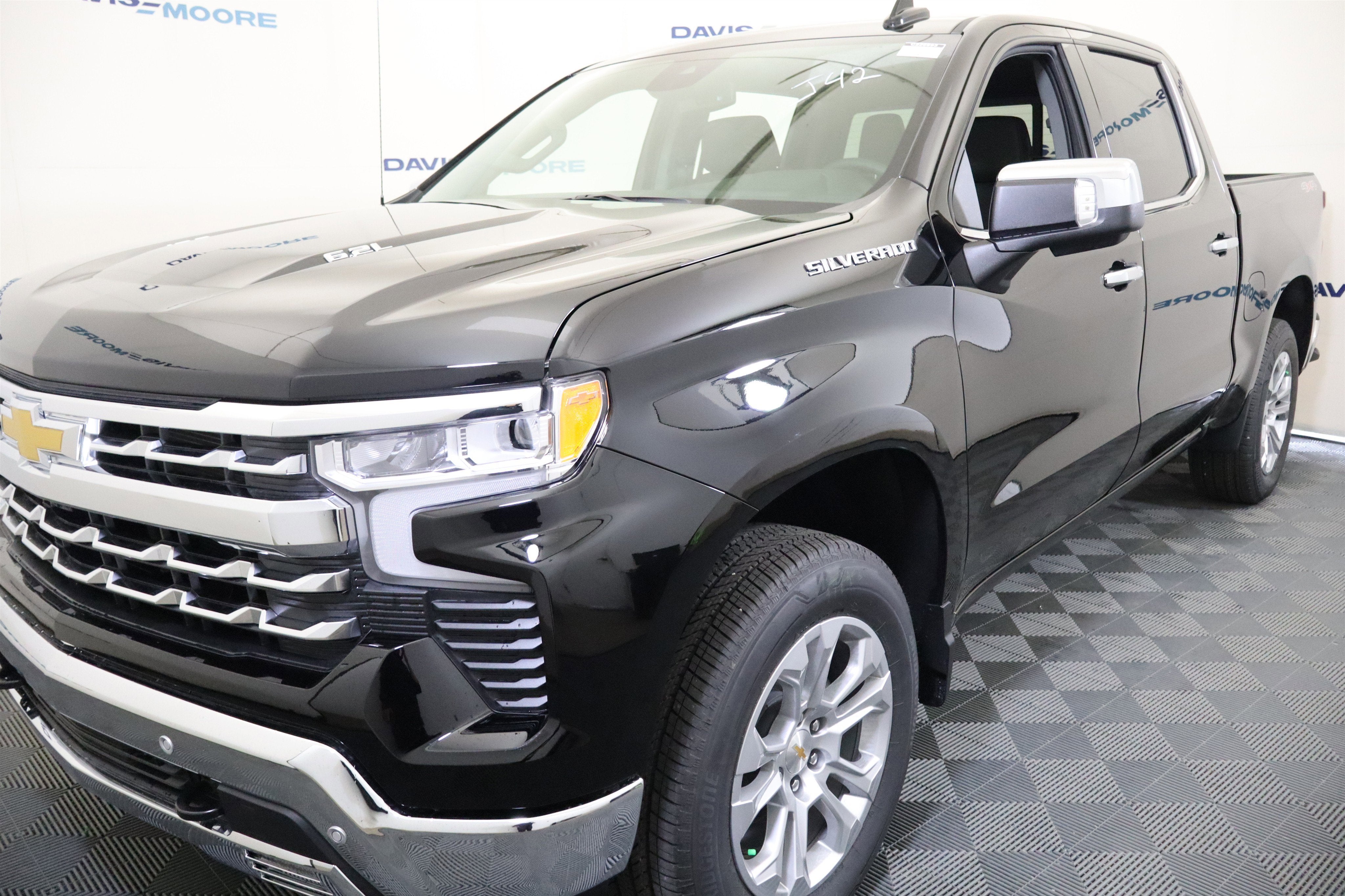 2026 Chevrolet Silverado 1500 LTZ Crew Cab 4WD