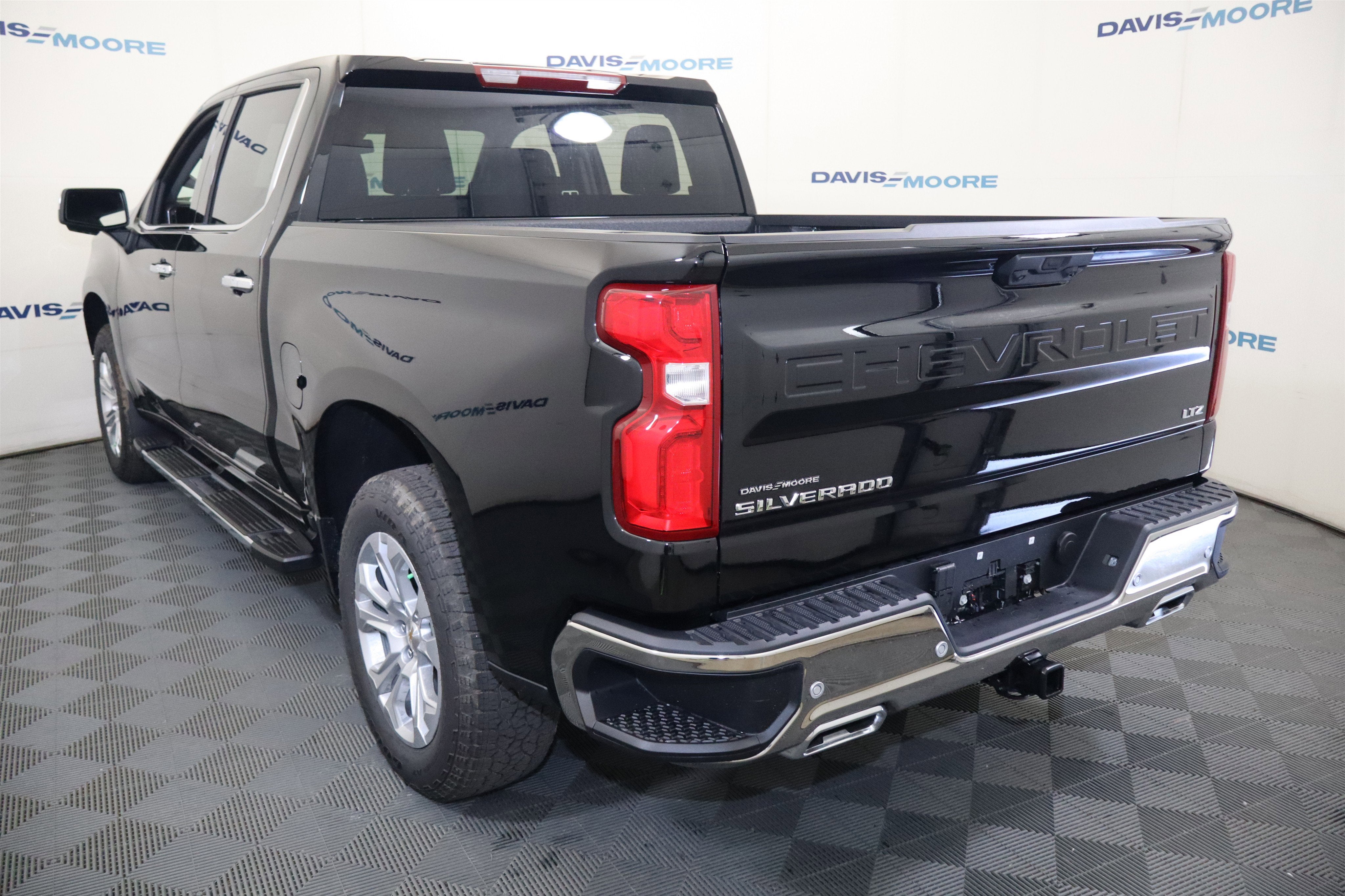 2026 Chevrolet Silverado 1500 LTZ Crew Cab 4WD