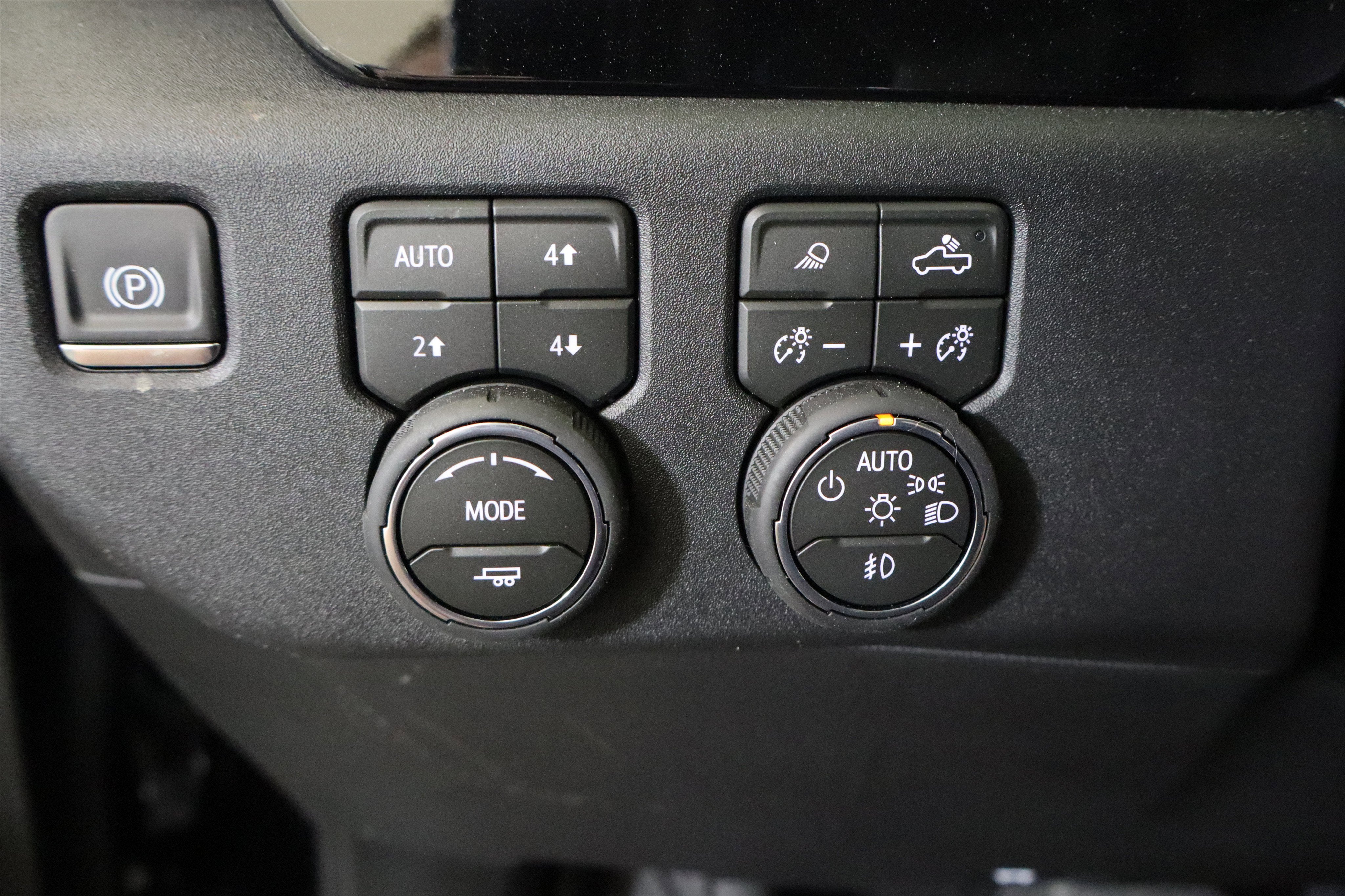 2026 Chevrolet Silverado 1500 LTZ Crew Cab 4WD