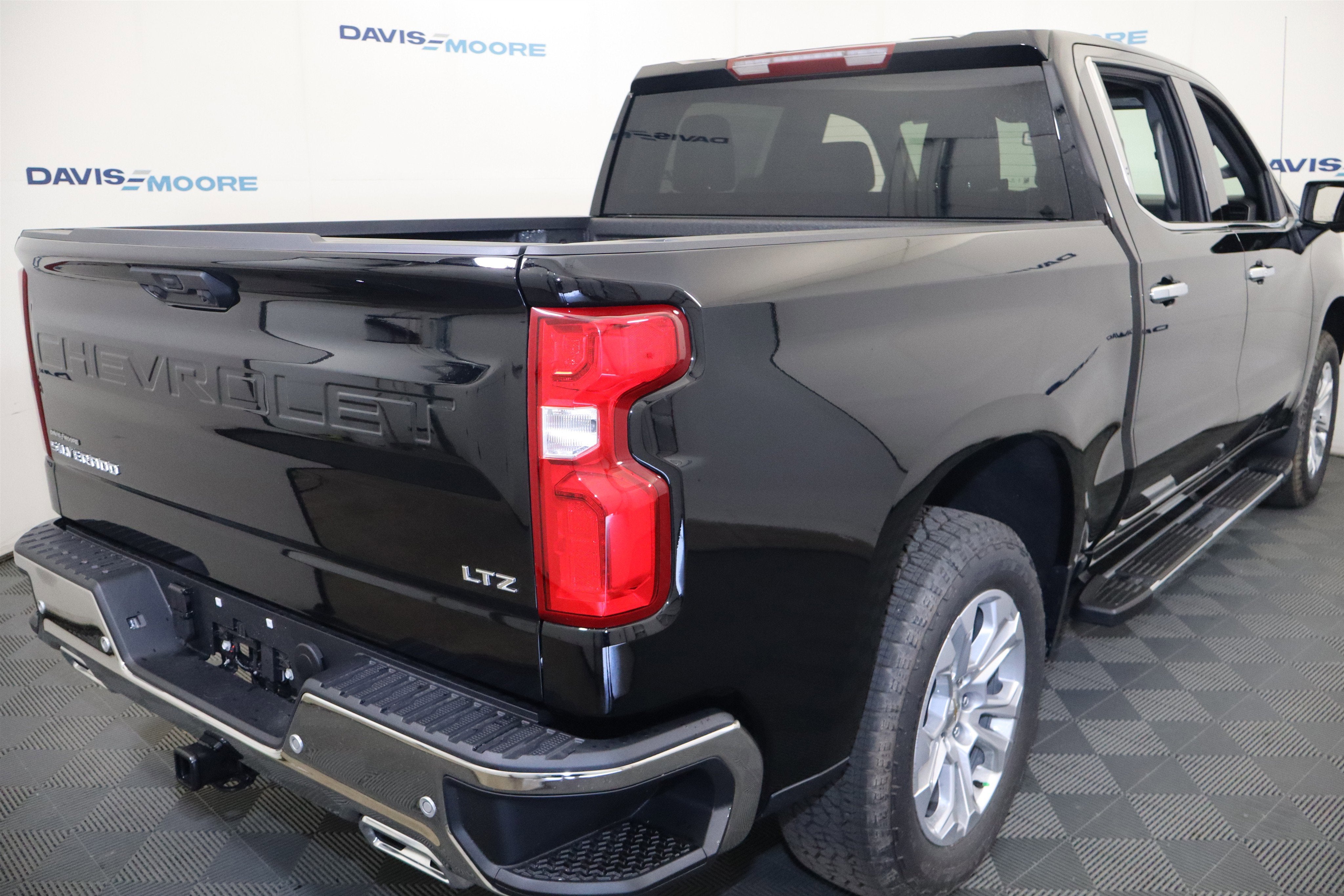 2026 Chevrolet Silverado 1500 LTZ Crew Cab 4WD