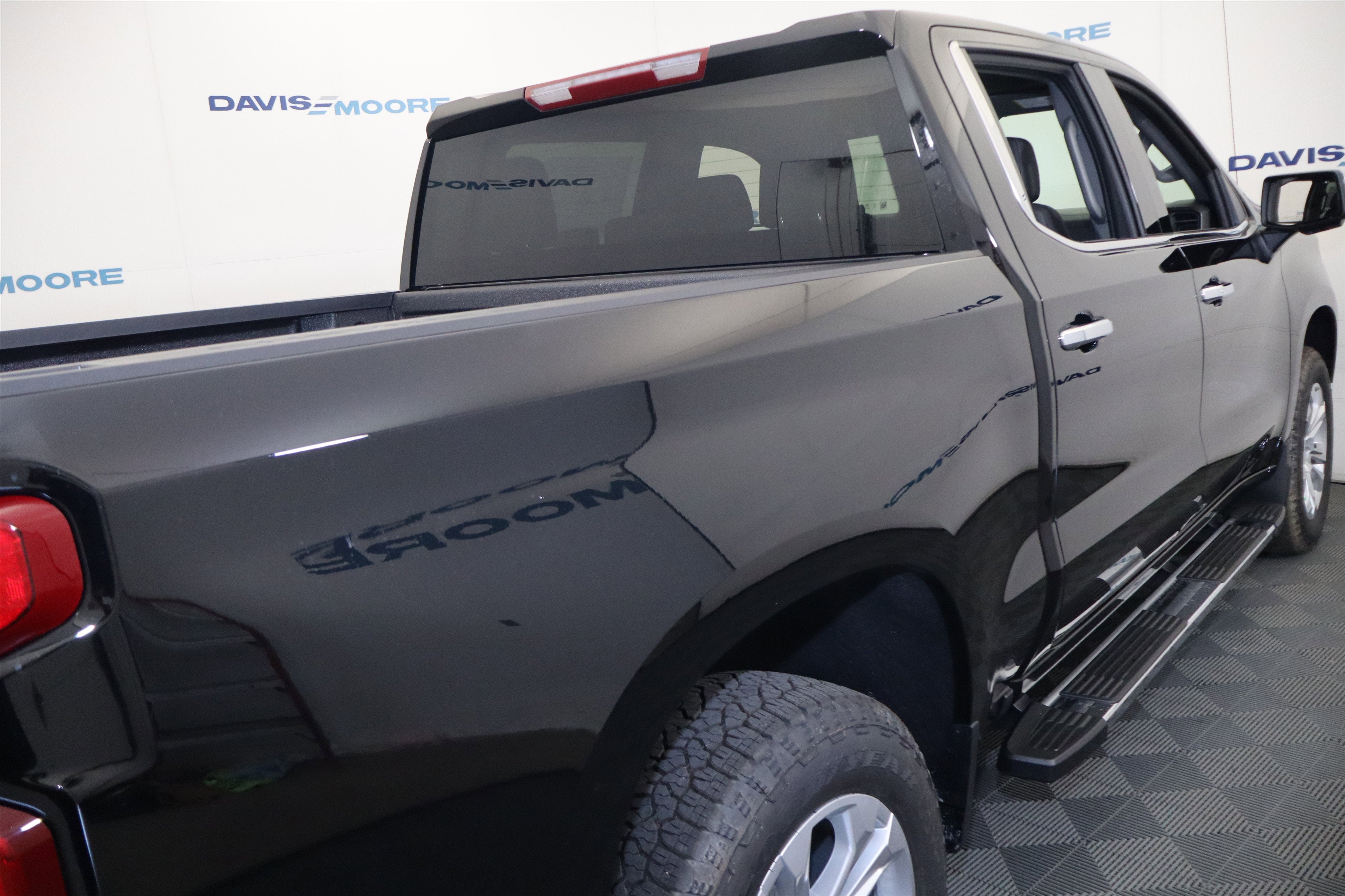 2026 Chevrolet Silverado 1500 LTZ Crew Cab 4WD