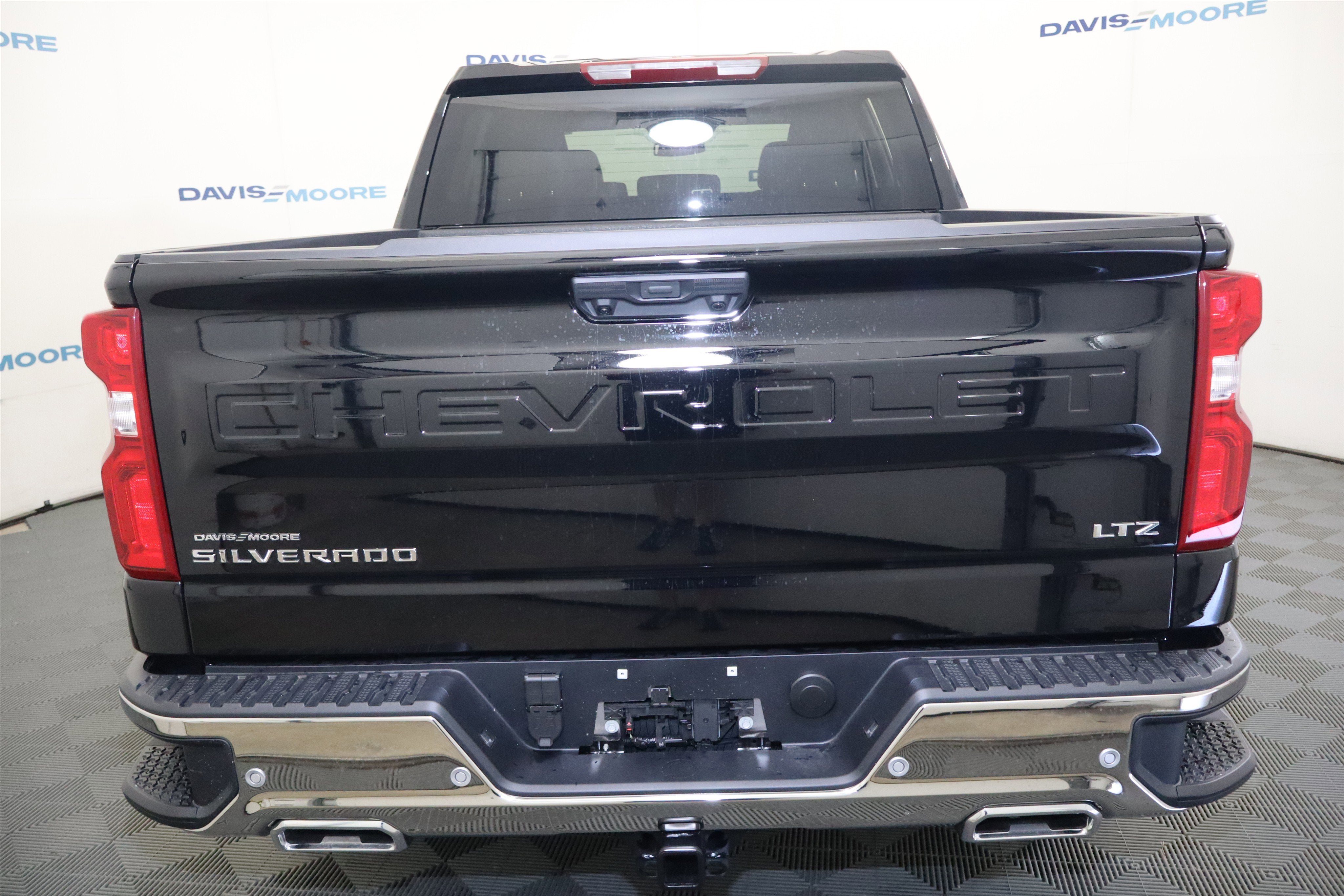 2026 Chevrolet Silverado 1500 LTZ Crew Cab 4WD