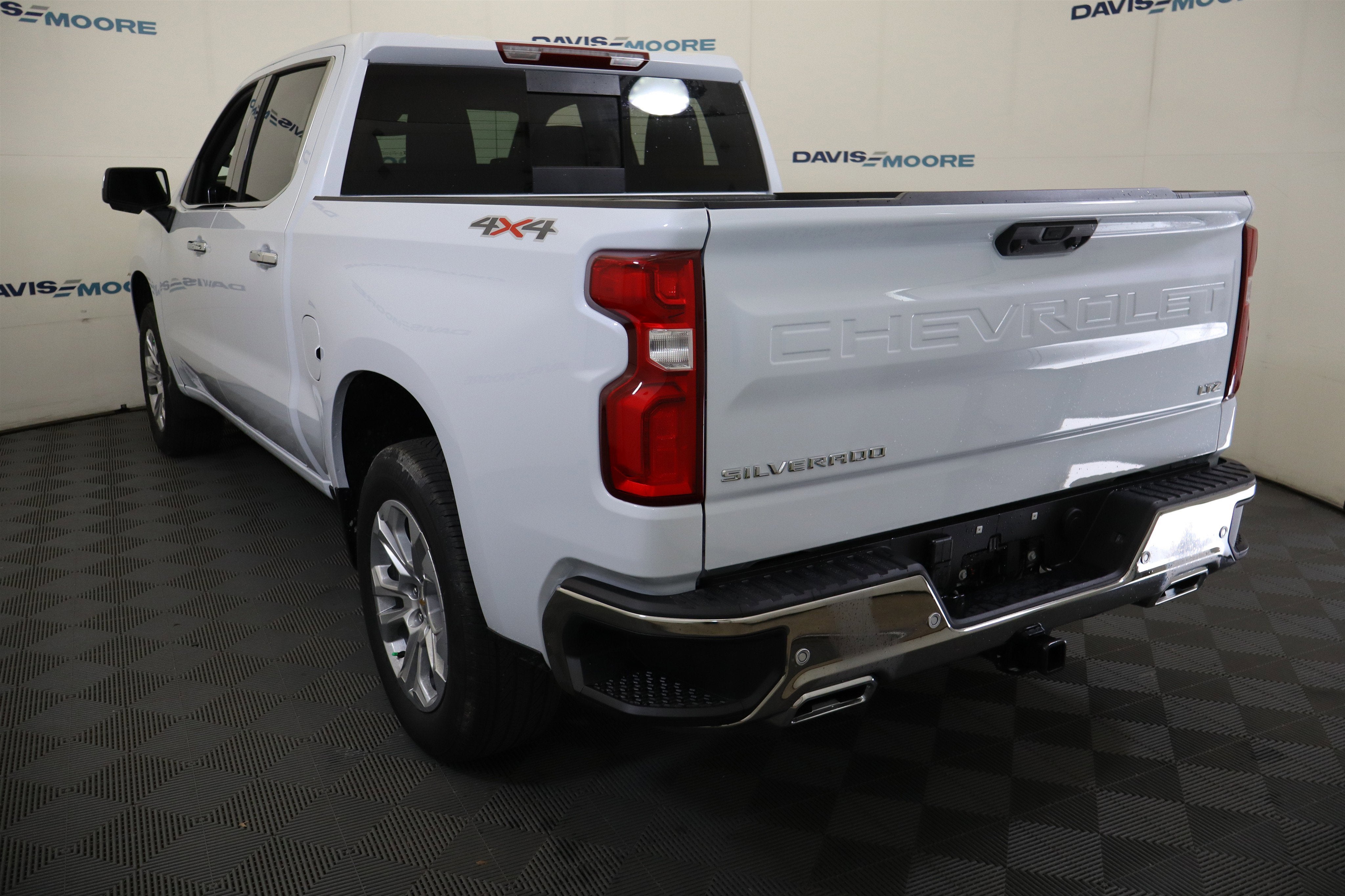 2026 Chevrolet Silverado 1500 LTZ Crew Cab 4WD