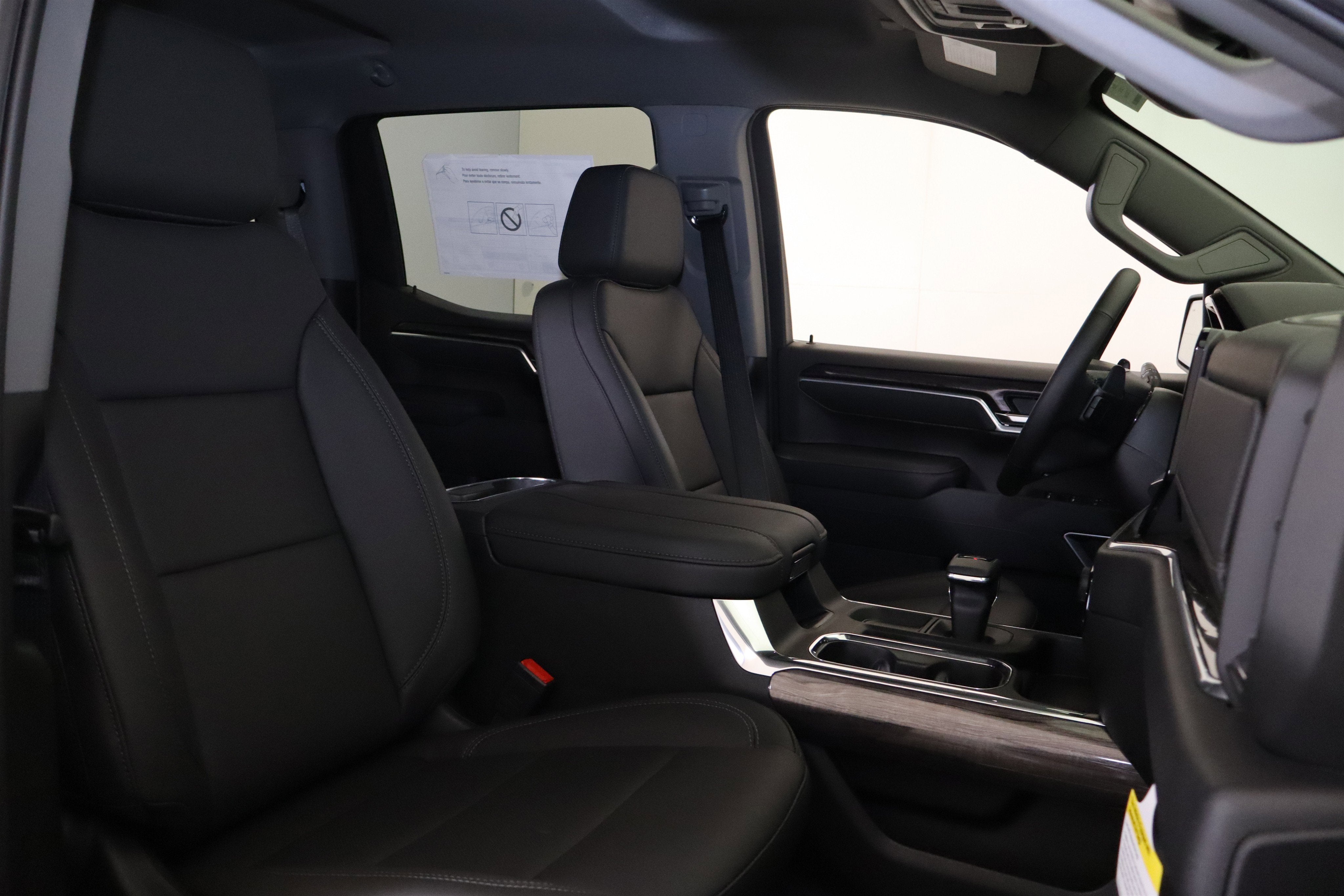 2026 Chevrolet Silverado 1500 LTZ Crew Cab 4WD