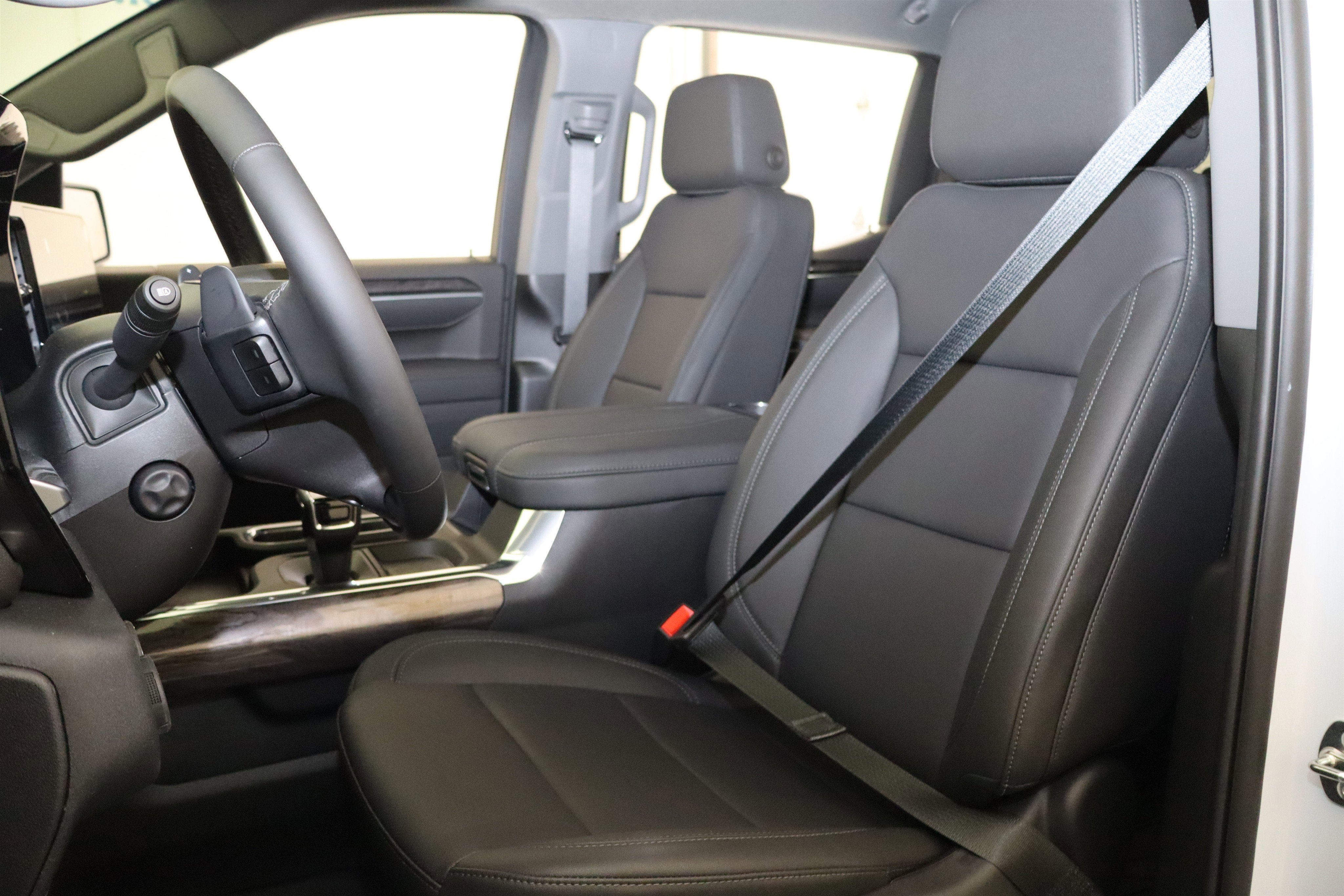2026 Chevrolet Silverado 1500 LTZ Crew Cab 4WD