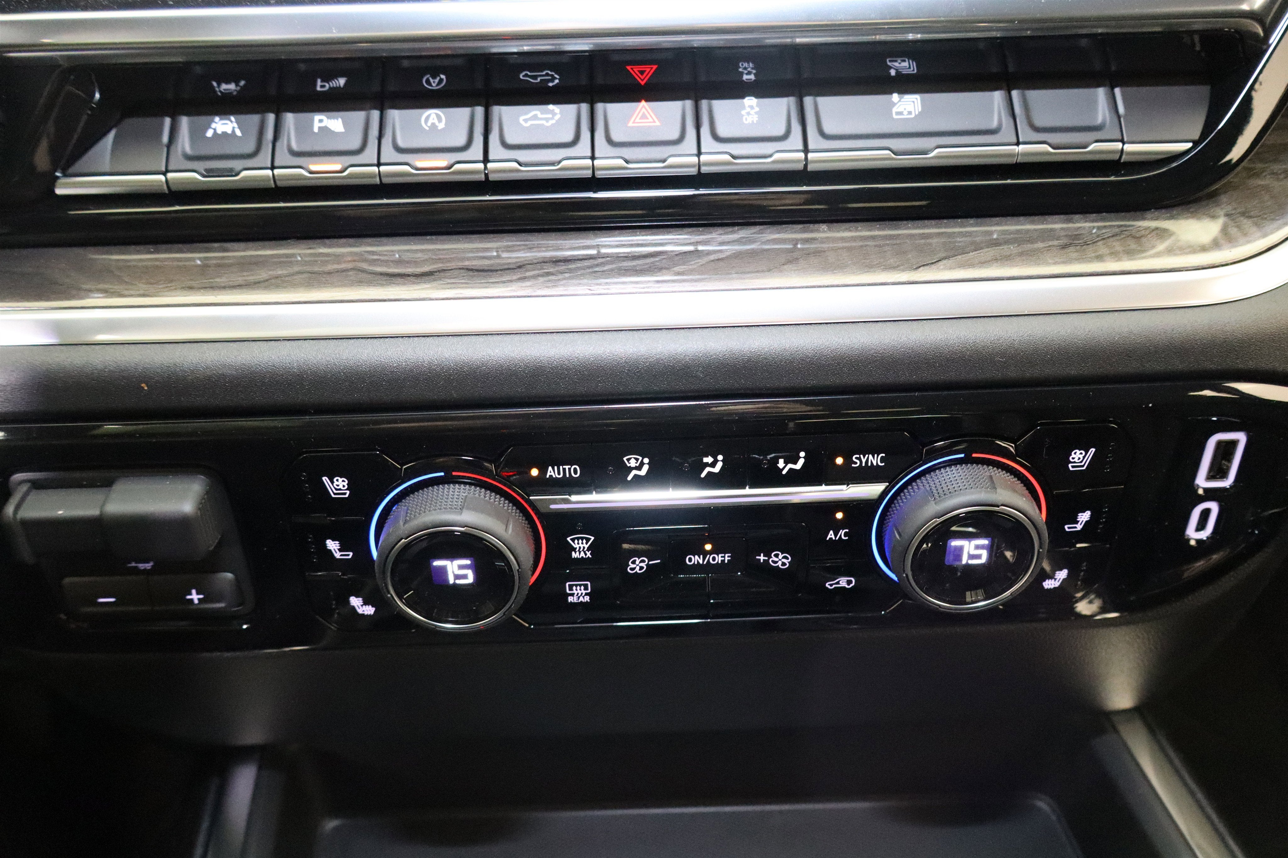 2026 Chevrolet Silverado 1500 LTZ Crew Cab 4WD