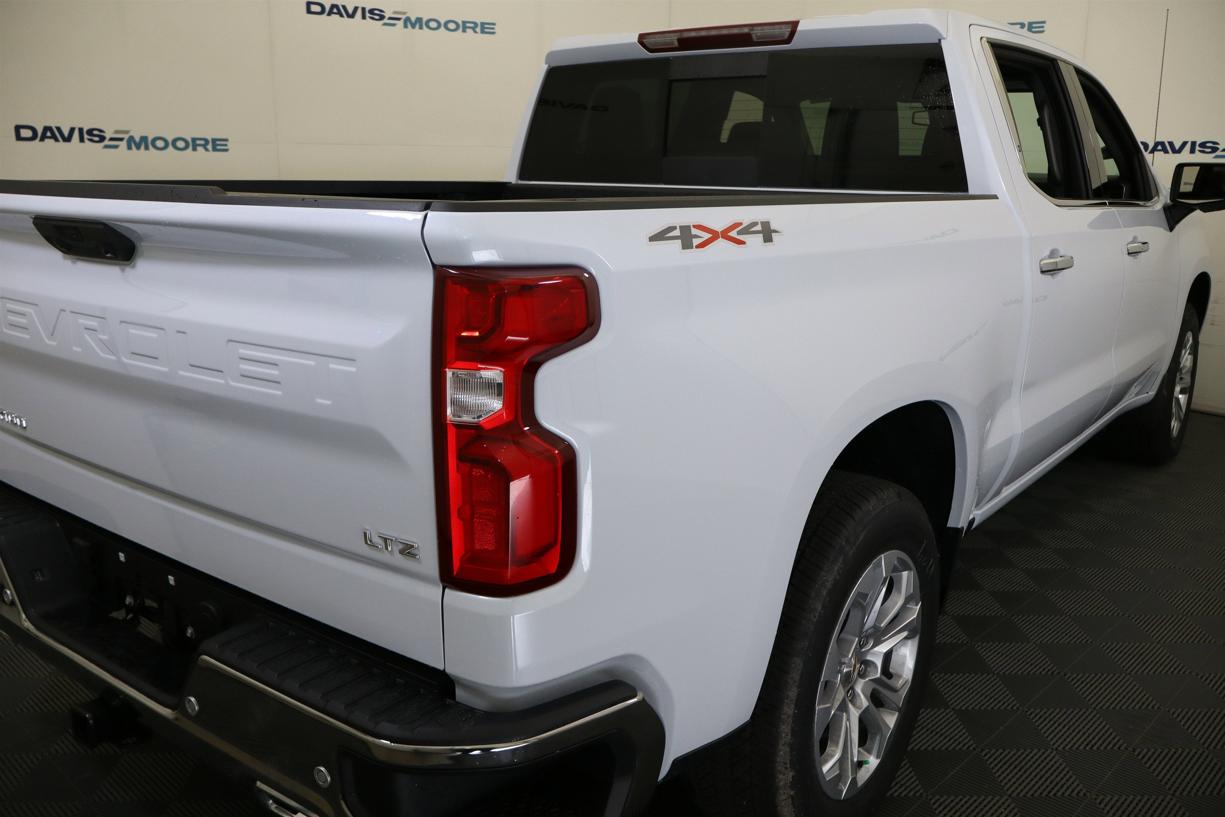 2026 Chevrolet Silverado 1500 LTZ Crew Cab 4WD