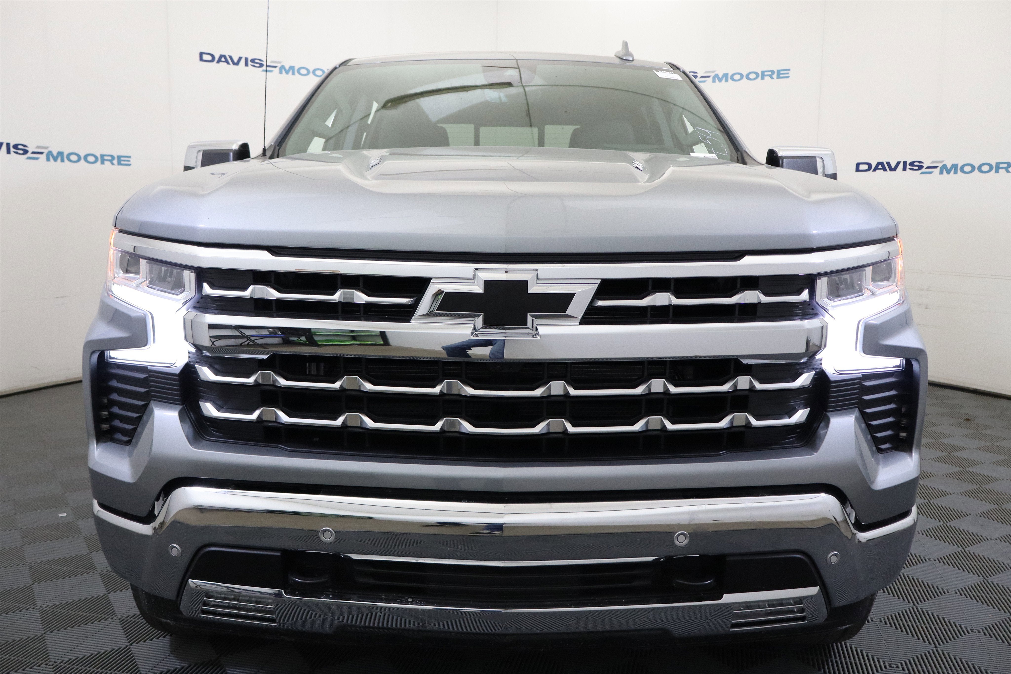 2026 Chevrolet Silverado 1500 LTZ Crew Cab 4WD