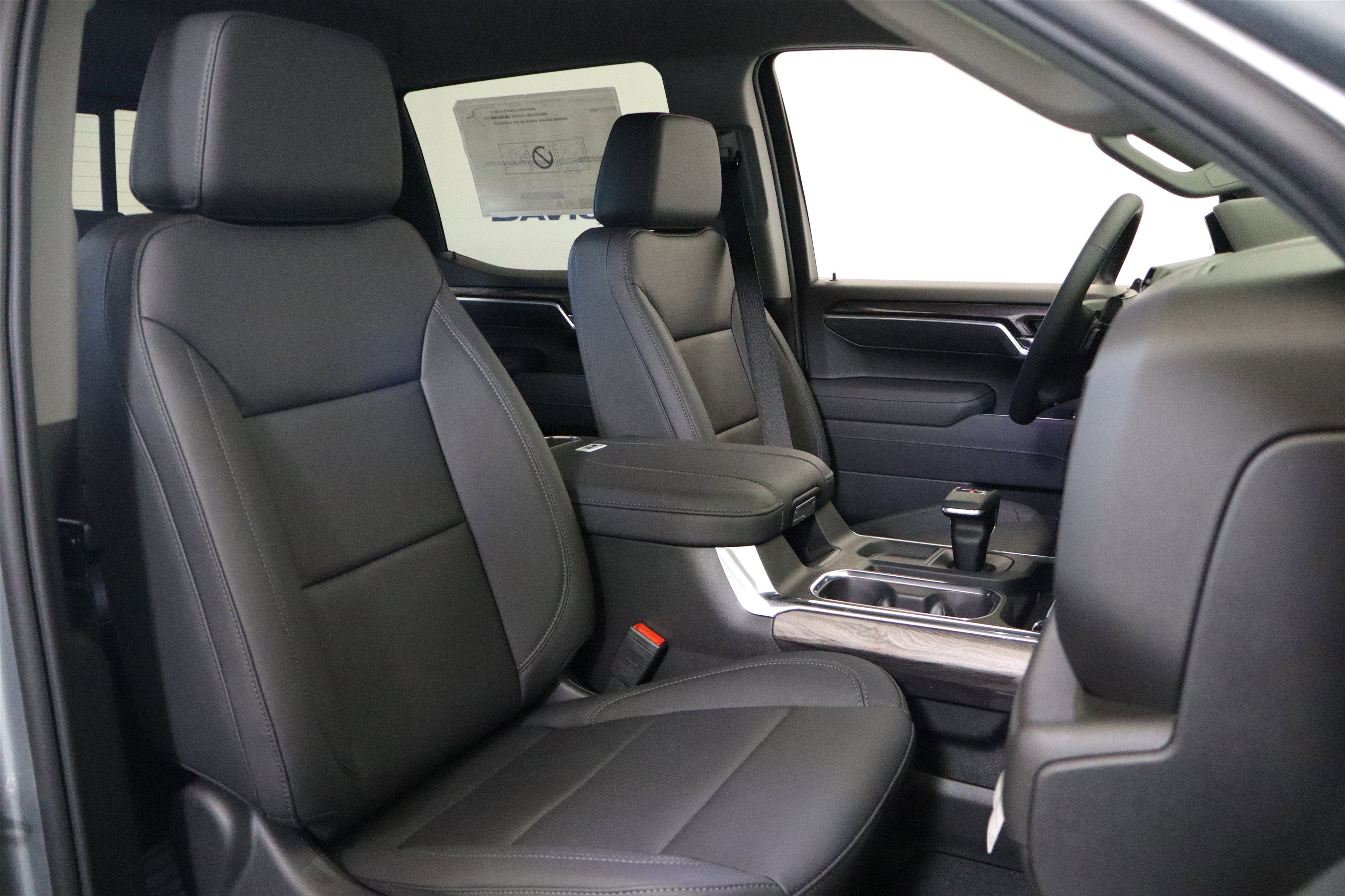 2026 Chevrolet Silverado 1500 LTZ Crew Cab 4WD