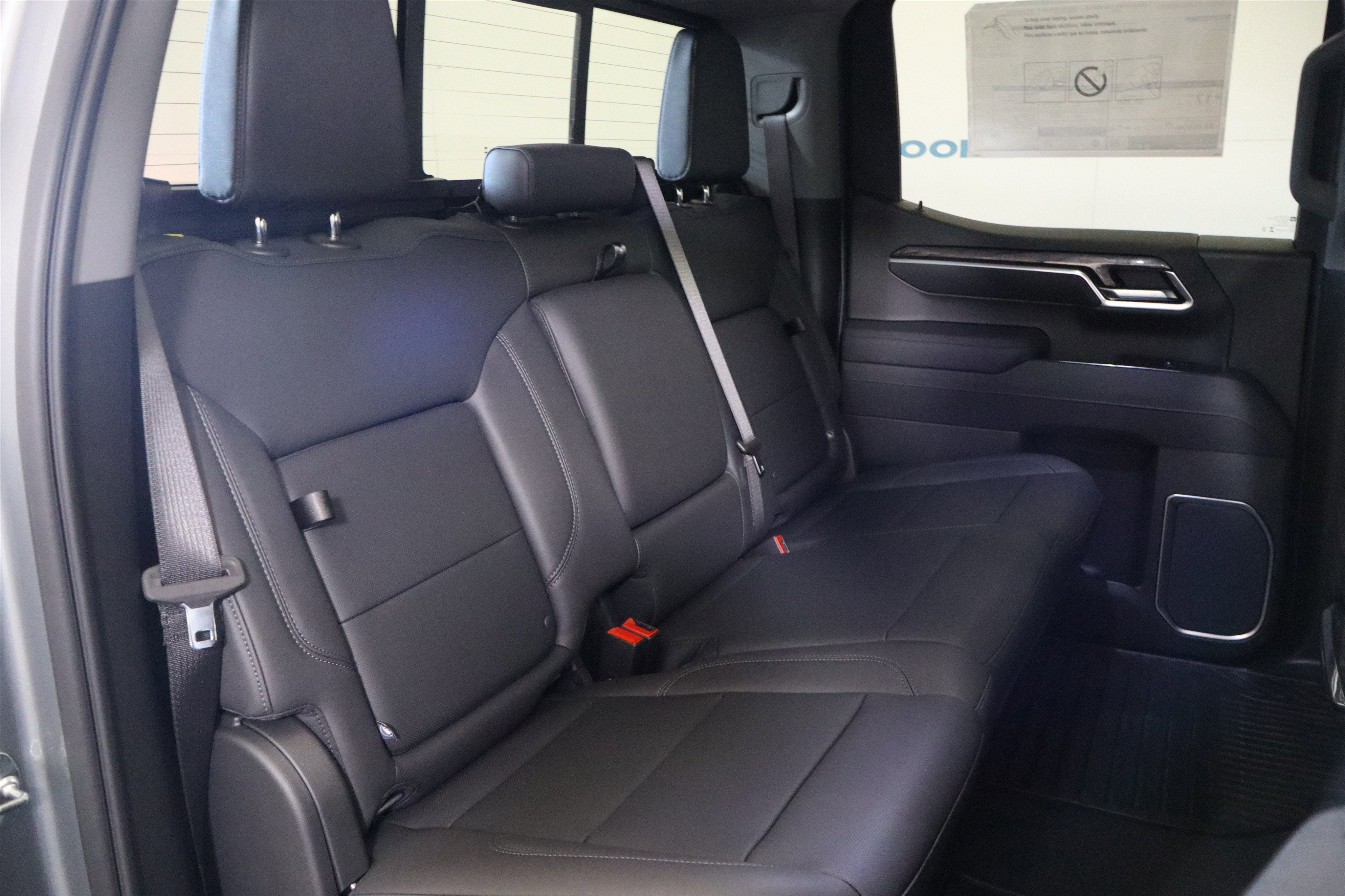 2026 Chevrolet Silverado 1500 LTZ Crew Cab 4WD