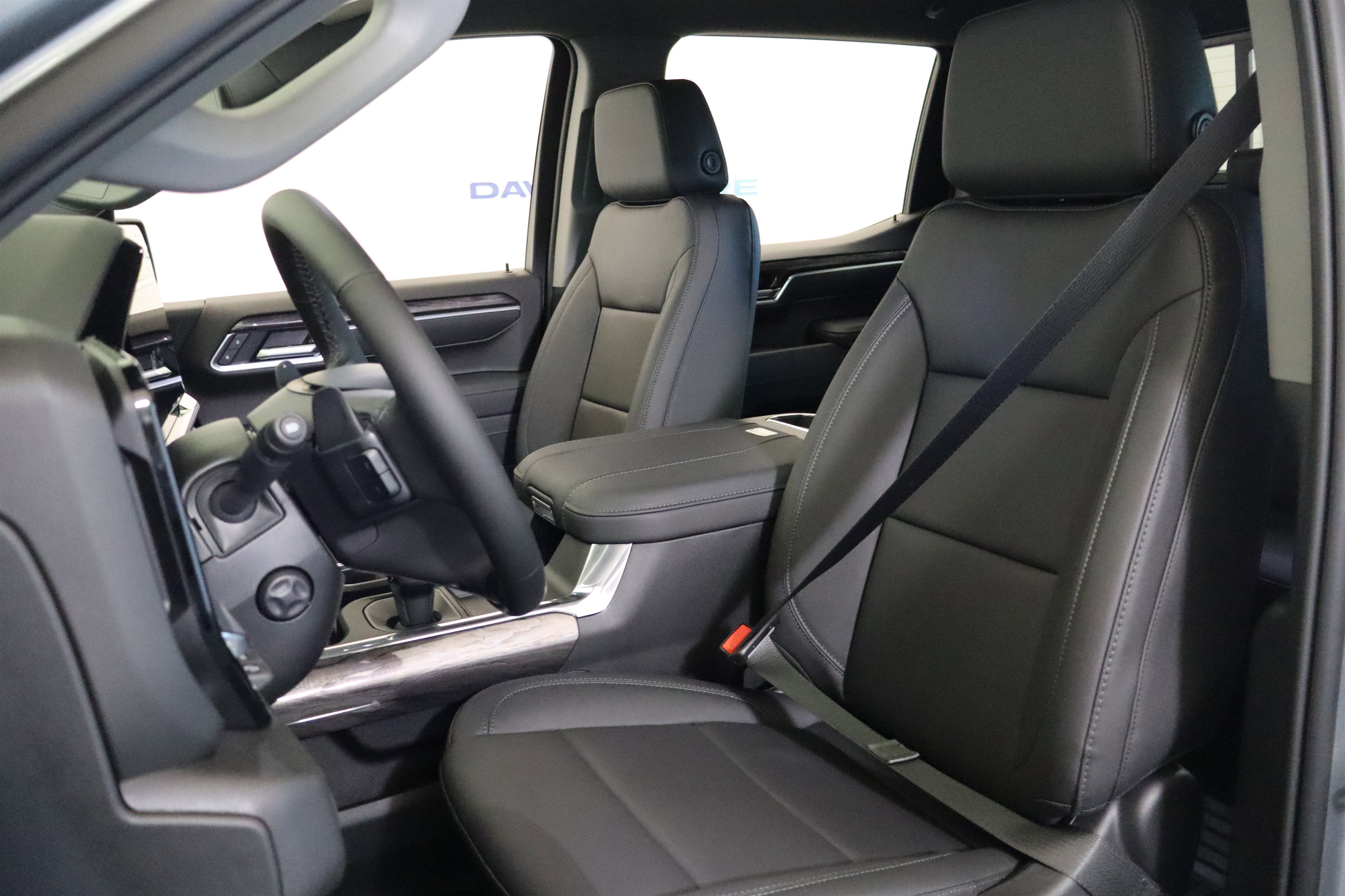 2026 Chevrolet Silverado 1500 LTZ Crew Cab 4WD