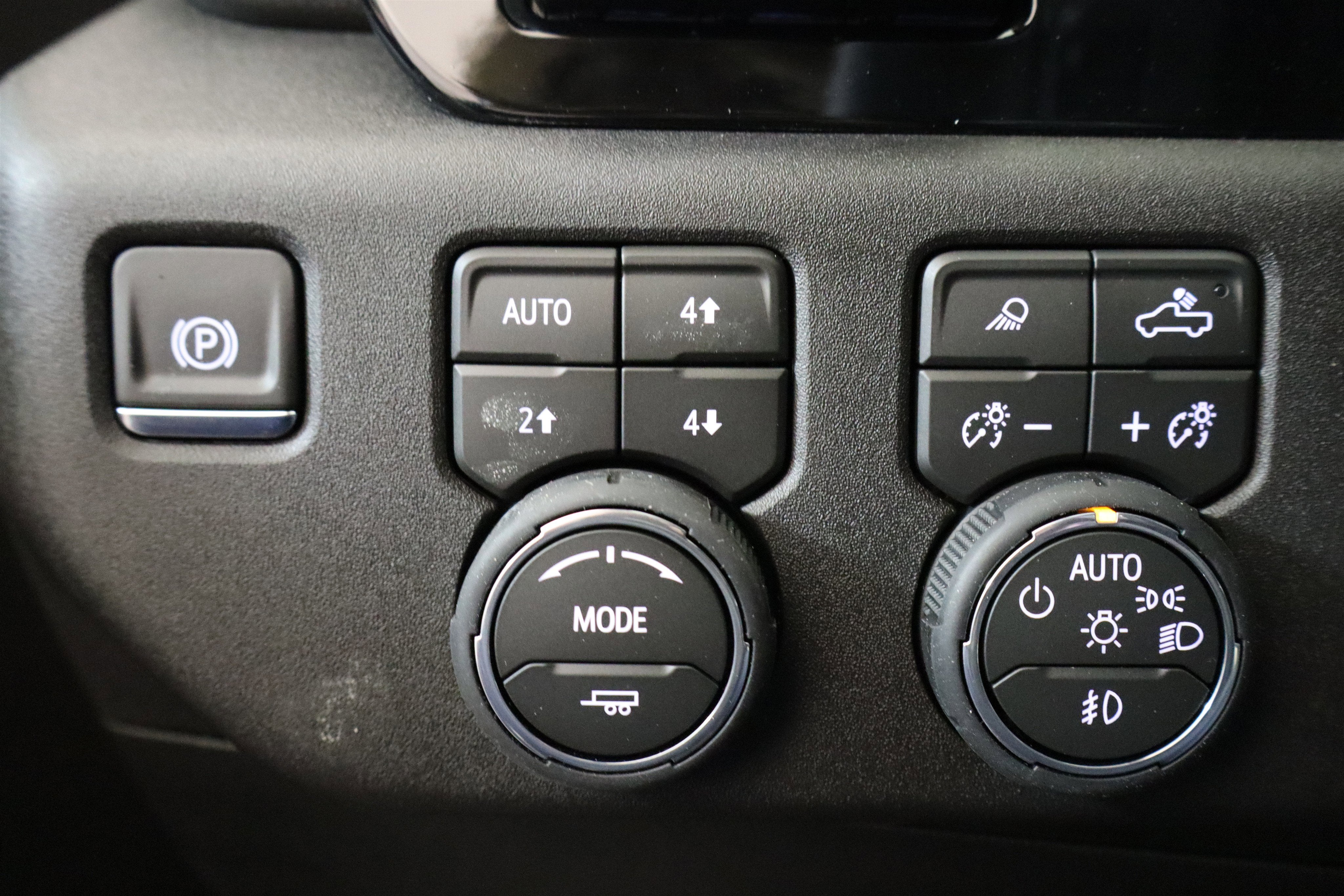 2026 Chevrolet Silverado 1500 LTZ Crew Cab 4WD