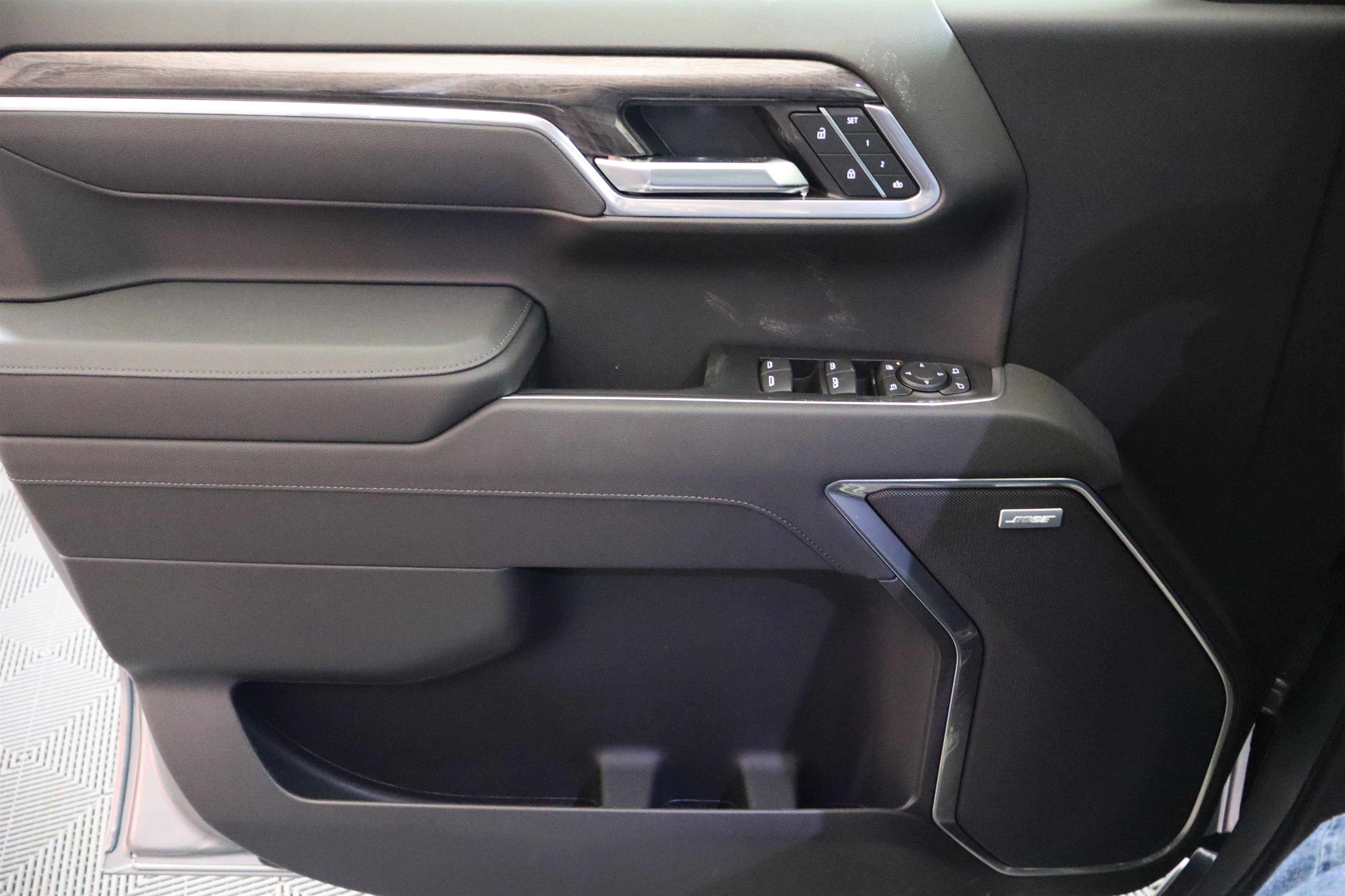 2026 Chevrolet Silverado 1500 LTZ Crew Cab 4WD