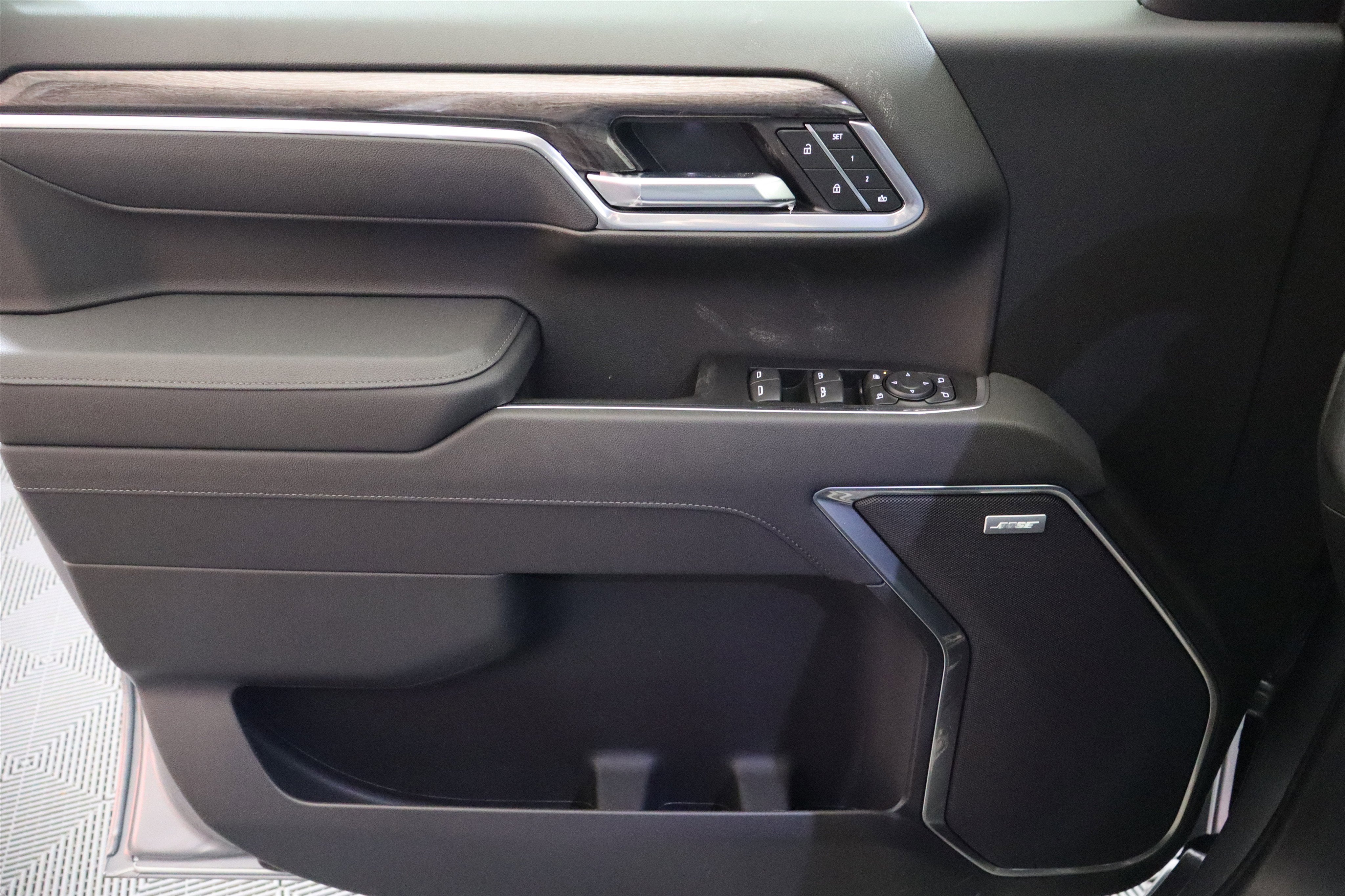 2026 Chevrolet Silverado 1500 LTZ Crew Cab 4WD