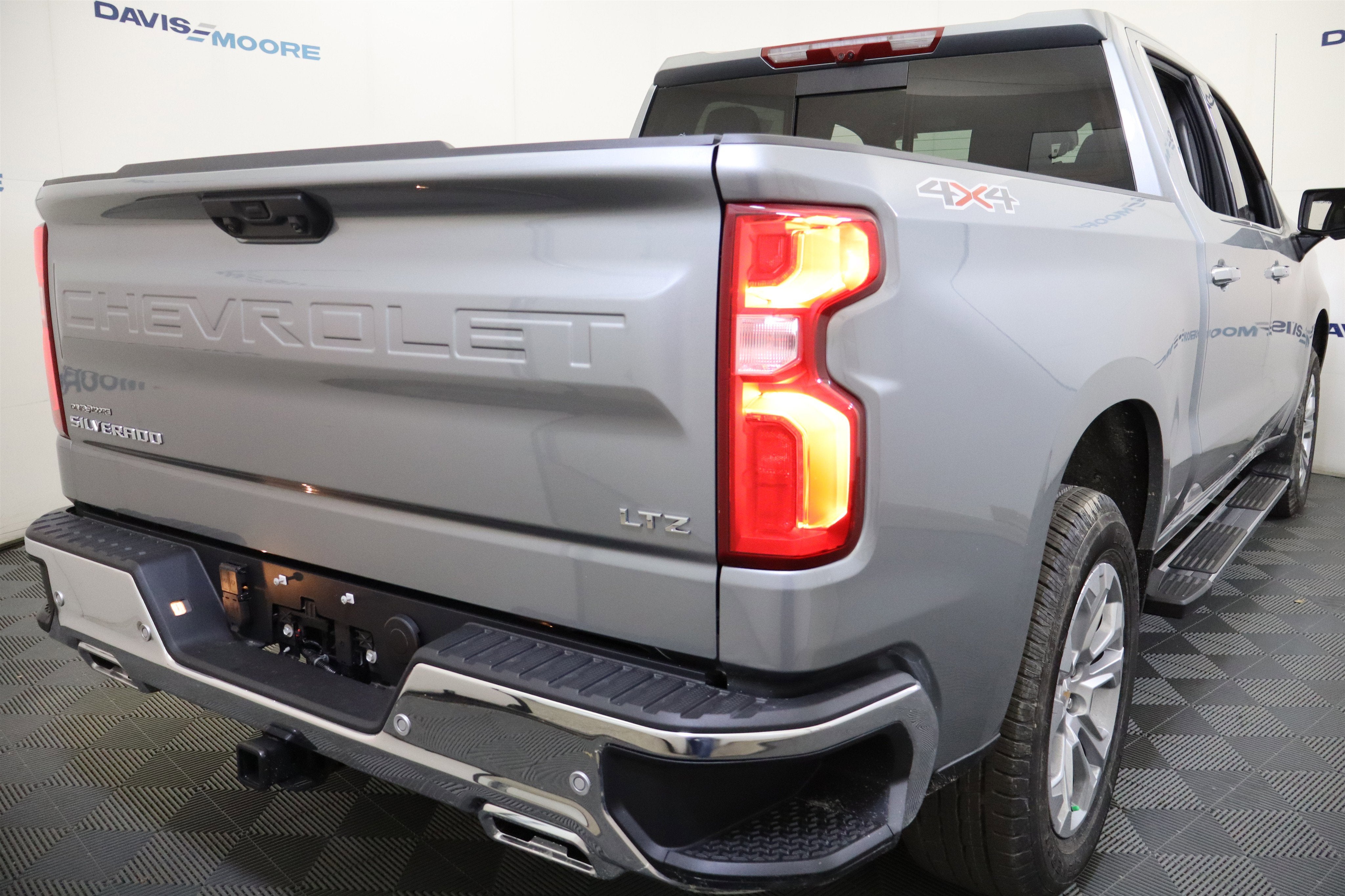 2026 Chevrolet Silverado 1500 LTZ Crew Cab 4WD