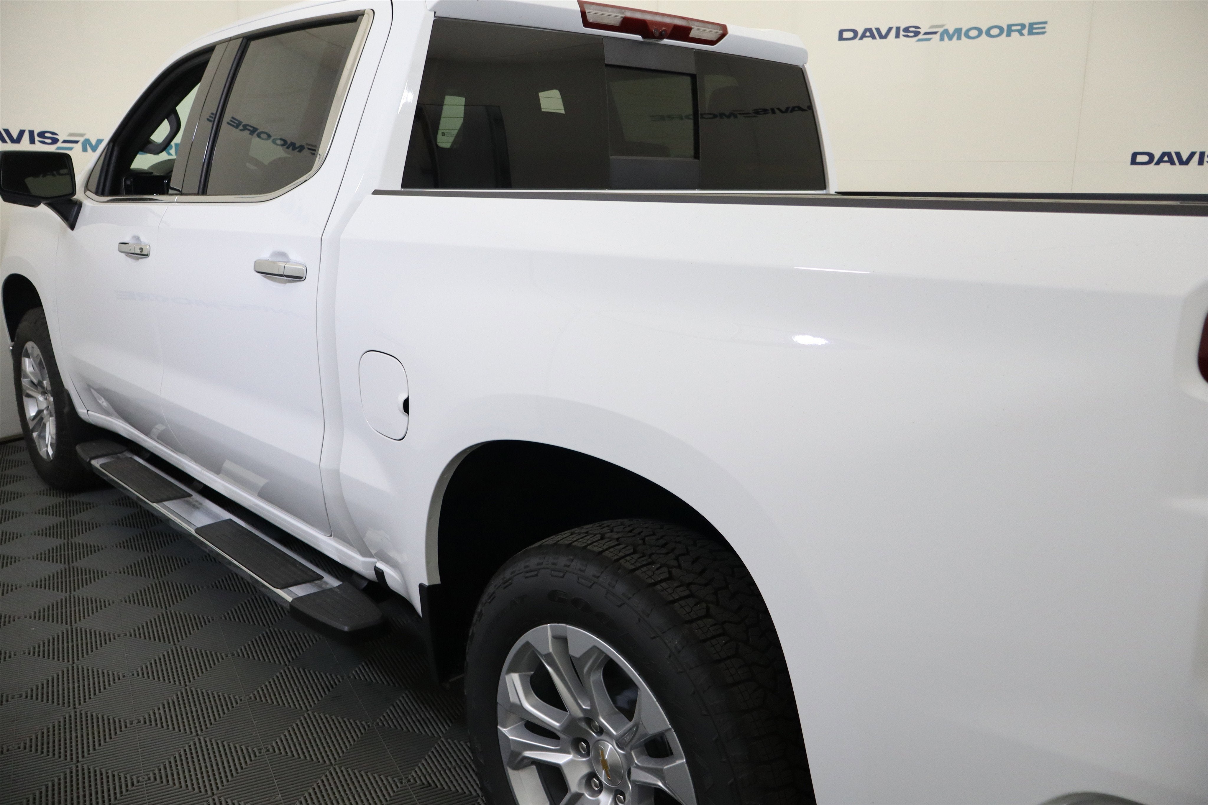 2026 Chevrolet Silverado 1500 LTZ Crew Cab 4WD