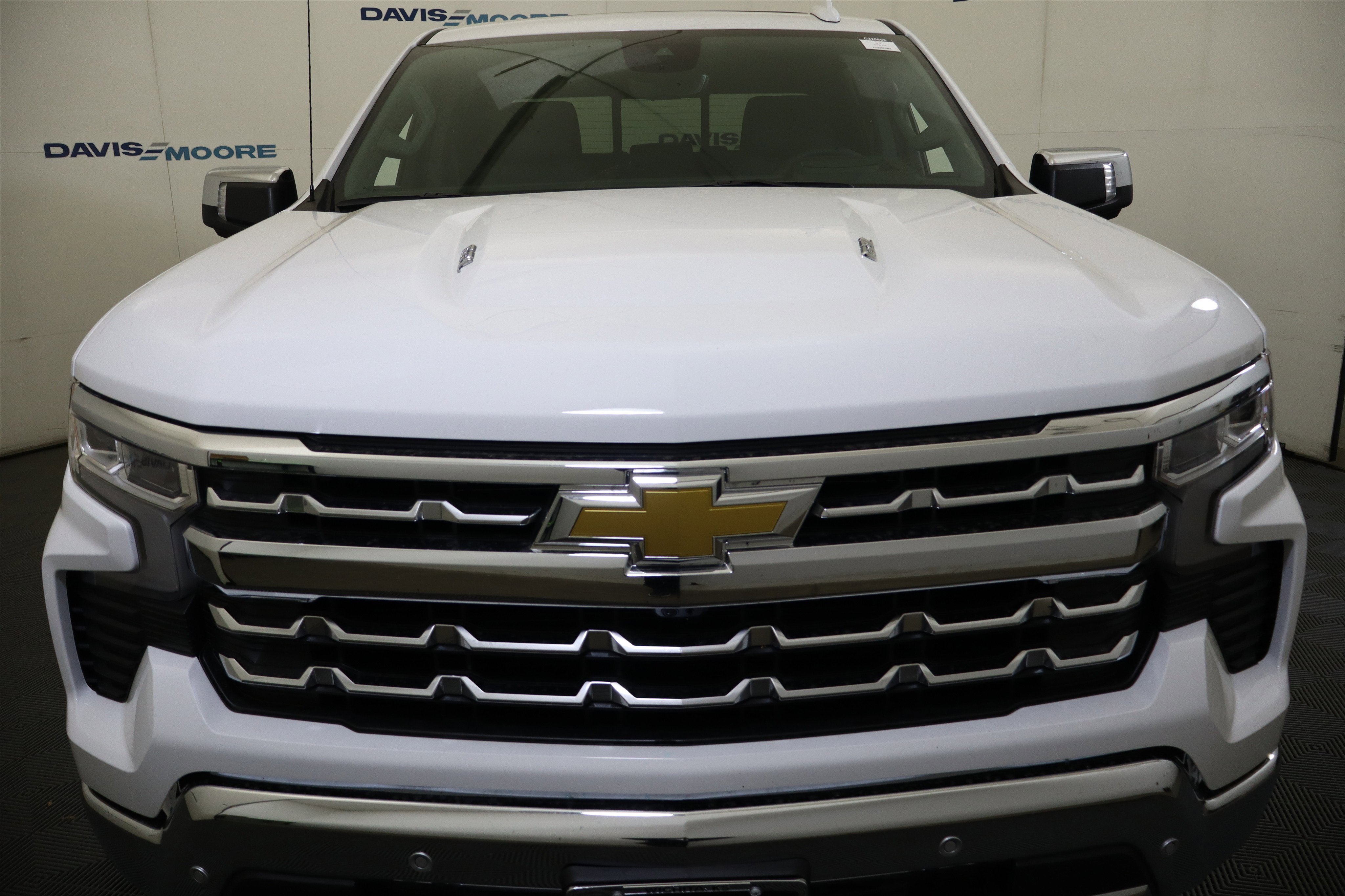 2026 Chevrolet Silverado 1500 LTZ Crew Cab 4WD