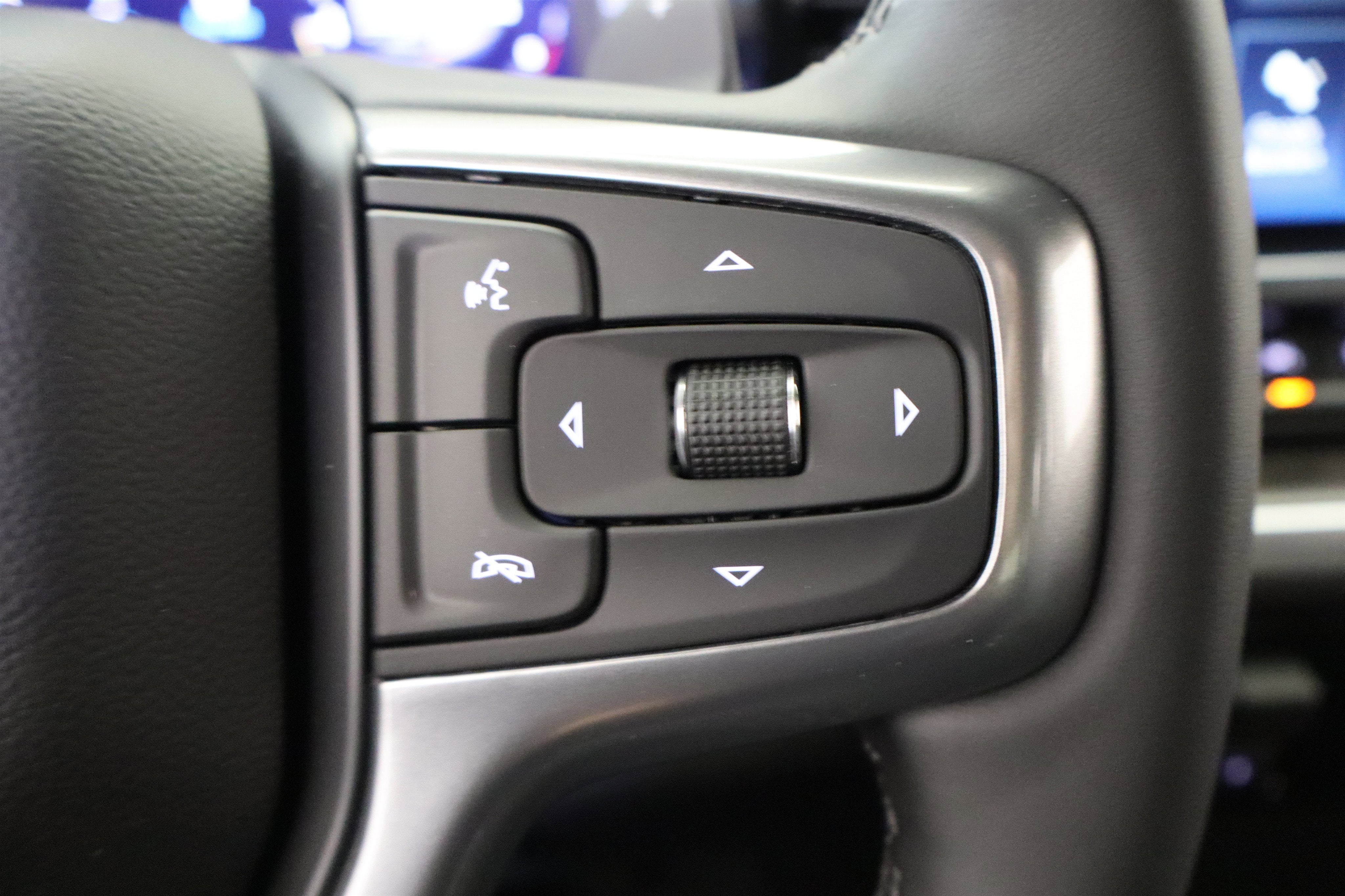 2026 Chevrolet Silverado 1500 LTZ Crew Cab 4WD